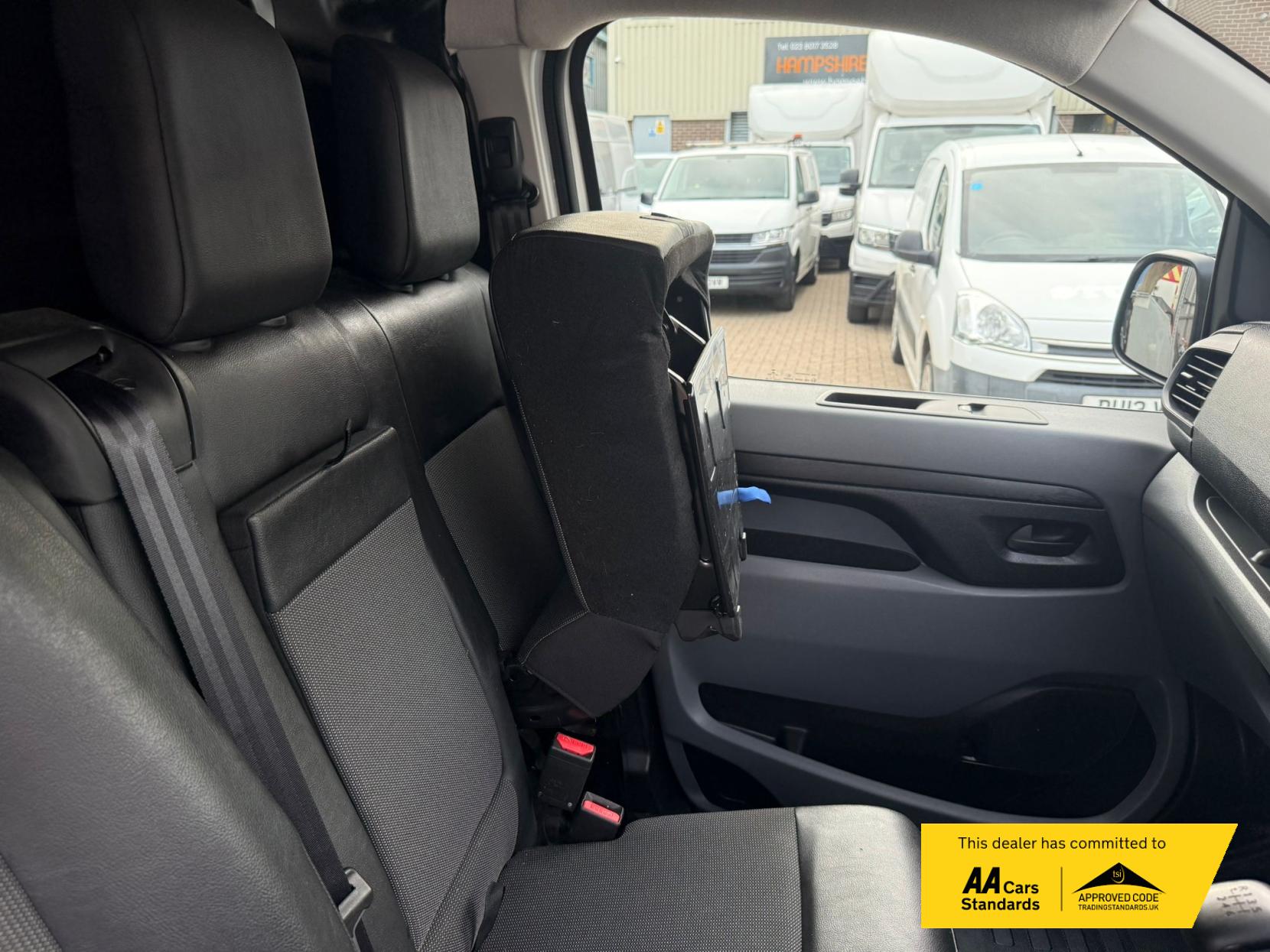 Peugeot Expert 1.5 BlueHDi 1000 Professional Compact Panel Van 6dr Diesel Manual SWB Euro 6 (s/s) (100 bhp)