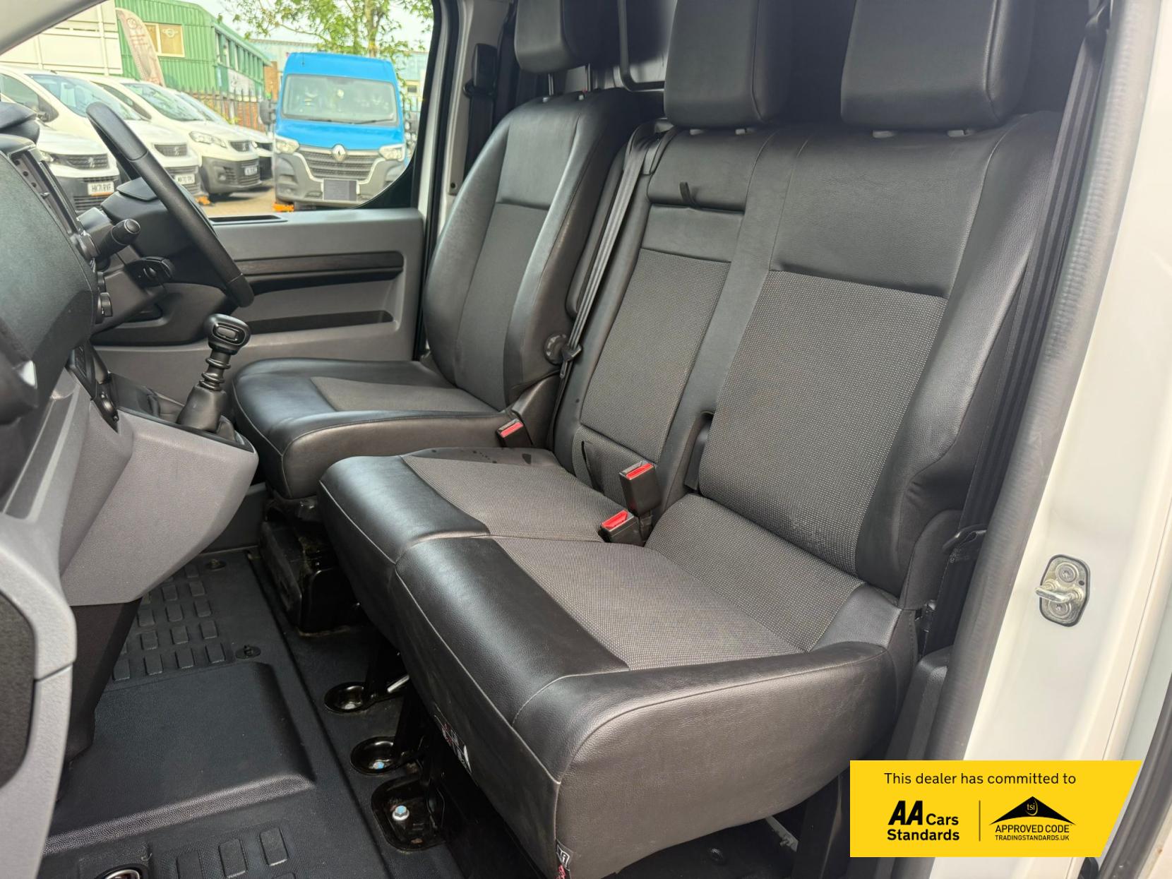 Peugeot Expert 1.5 BlueHDi 1000 Professional Compact Panel Van 6dr Diesel Manual SWB Euro 6 (s/s) (100 bhp)