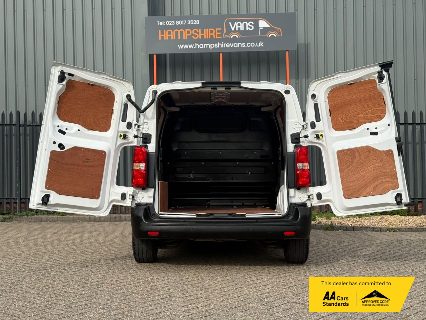 Peugeot Expert 1.5 BlueHDi 1000 Professional Compact Panel Van 6dr Diesel Manual SWB Euro 6 (s/s) (100 bhp)