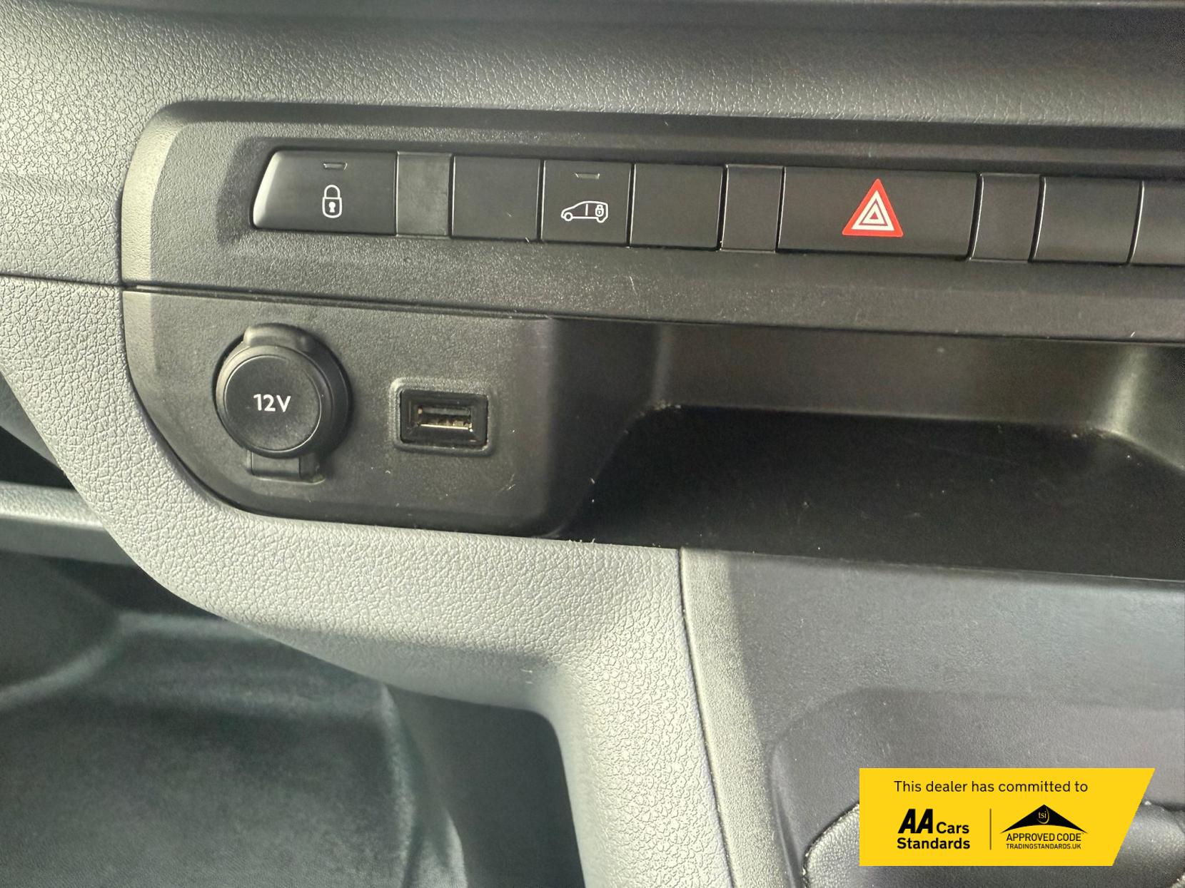 Peugeot Expert 1.5 BlueHDi 1000 Professional Compact Panel Van 6dr Diesel Manual SWB Euro 6 (s/s) (100 bhp)
