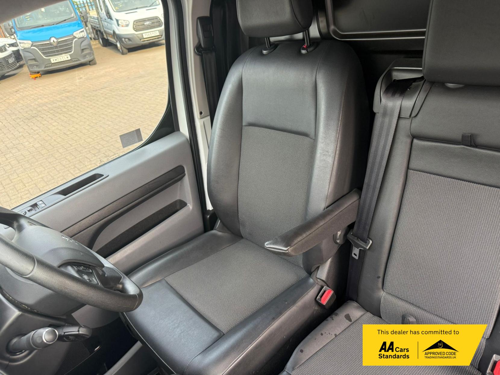 Peugeot Expert 1.5 BlueHDi 1000 Professional Compact Panel Van 6dr Diesel Manual SWB Euro 6 (s/s) (100 bhp)
