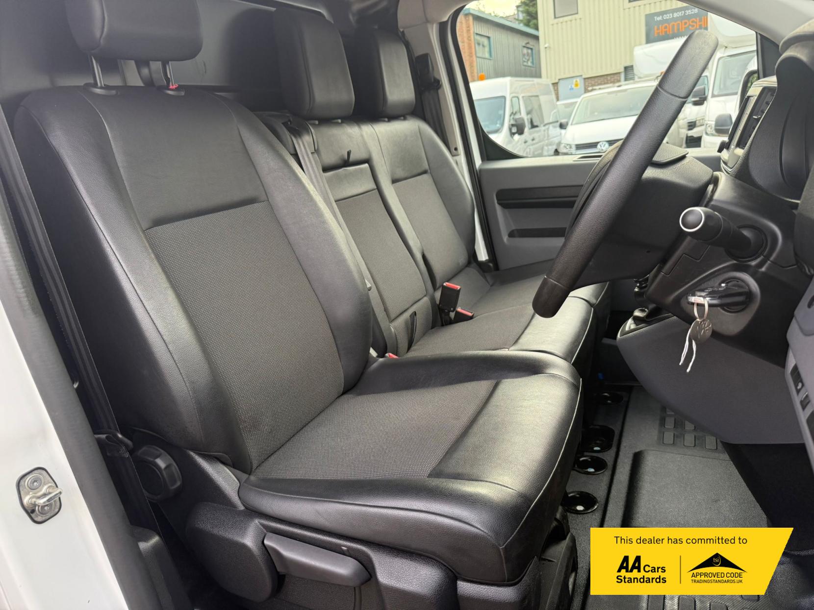 Peugeot Expert 1.5 BlueHDi 1000 Professional Compact Panel Van 6dr Diesel Manual SWB Euro 6 (s/s) (100 bhp)