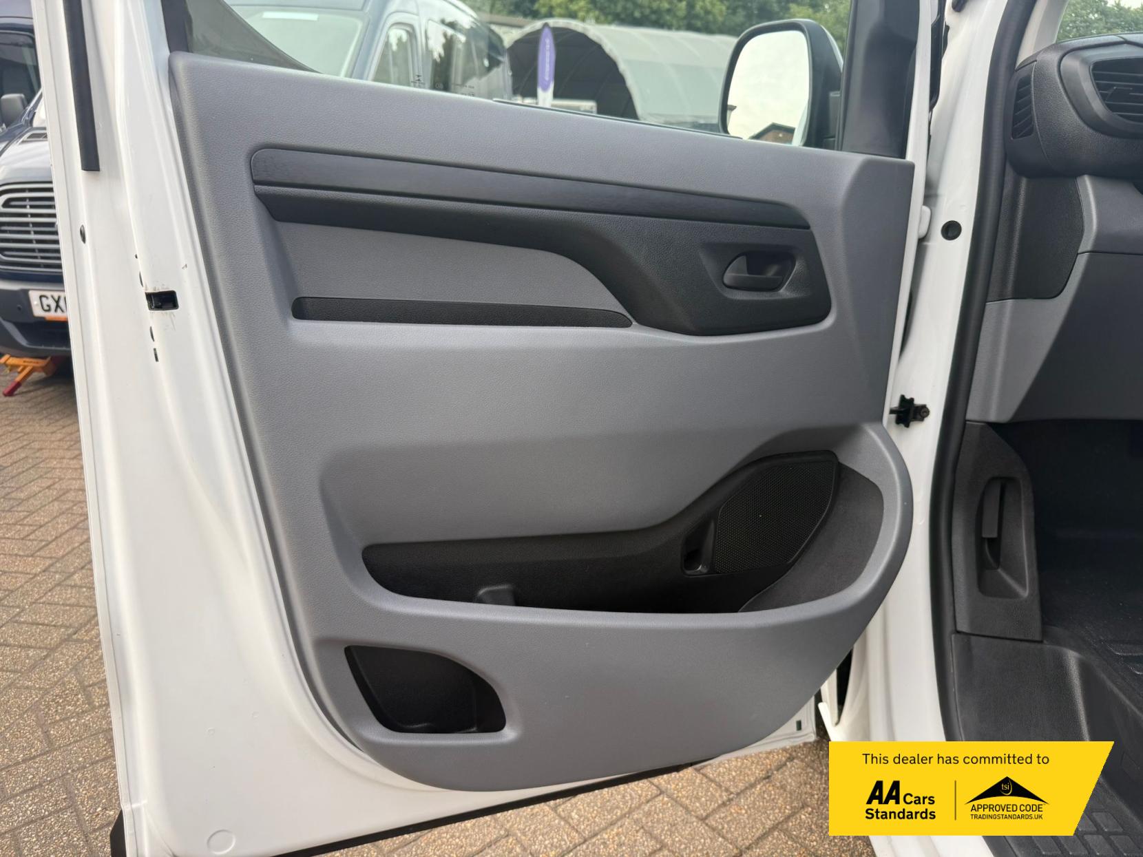 Peugeot Expert 1.5 BlueHDi 1000 Professional Compact Panel Van 6dr Diesel Manual SWB Euro 6 (s/s) (100 bhp)