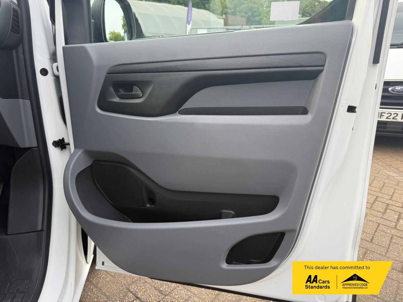 Peugeot Expert 1.5 BlueHDi 1000 Professional Compact Panel Van 6dr Diesel Manual SWB Euro 6 (s/s) (100 bhp)