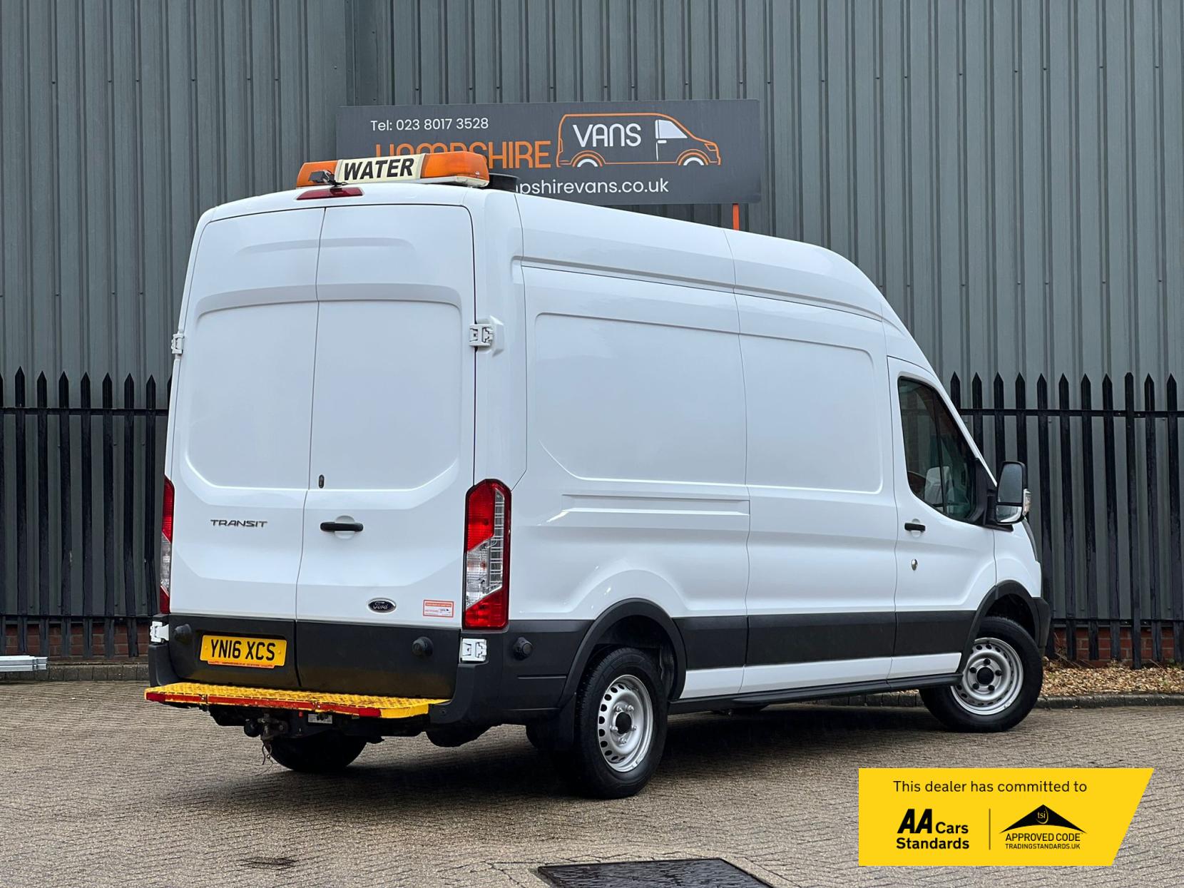 Ford Transit 2.2 TDCi 350 Panel Van 5dr Diesel Manual RWD L3 H3 Euro 5 (125 ps)