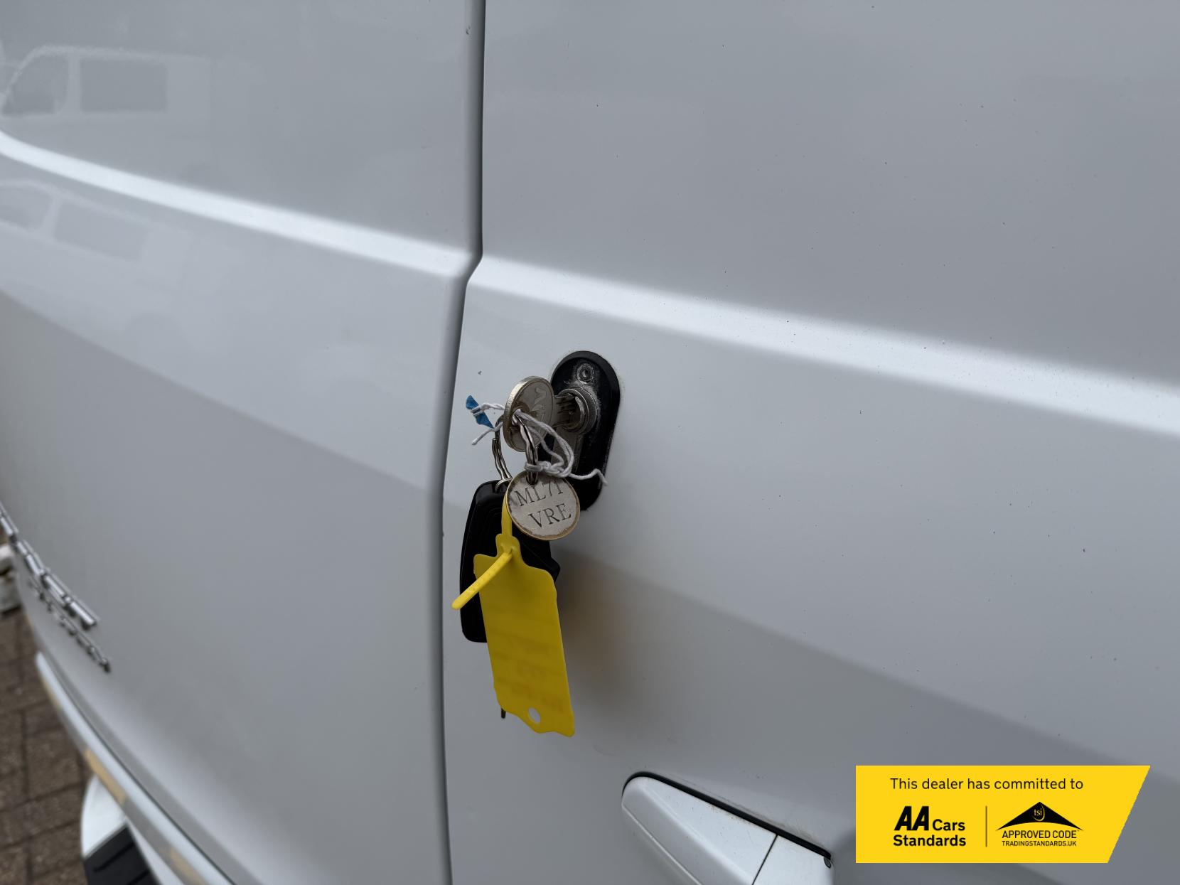 Ford Transit Custom 2.0 300 EcoBlue Limited Panel Van 5dr Diesel Auto L2 H1 Euro 6 (s/s) (130 ps)