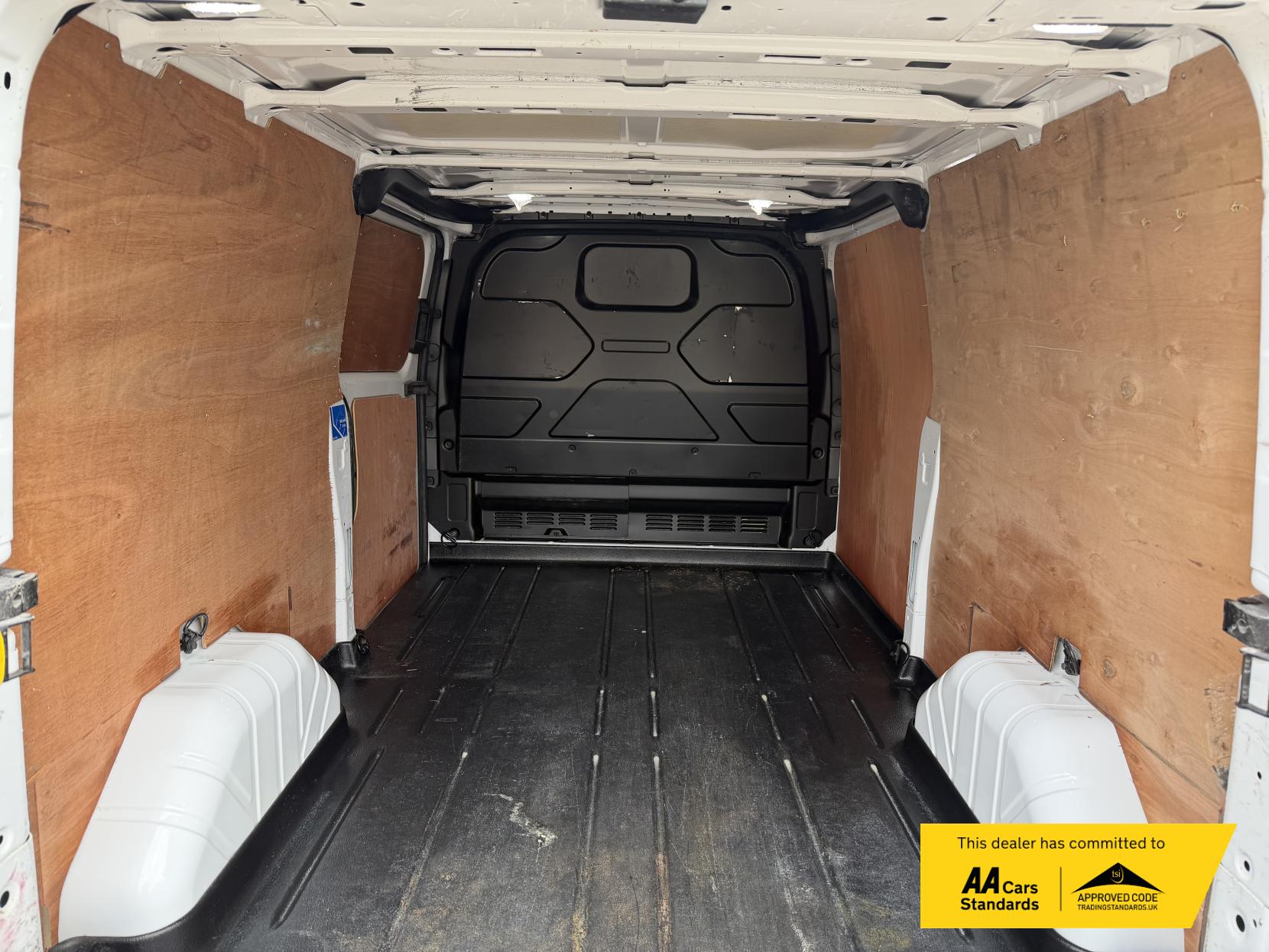Ford Transit Custom 2.0 300 EcoBlue Limited Panel Van 5dr Diesel Auto L2 H1 Euro 6 (s/s) (130 ps)