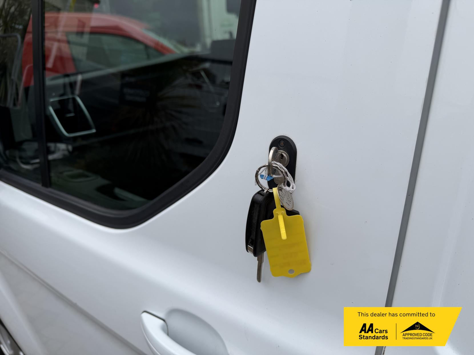 Ford Transit Custom 2.0 300 EcoBlue Limited Panel Van 5dr Diesel Auto L2 H1 Euro 6 (s/s) (130 ps)