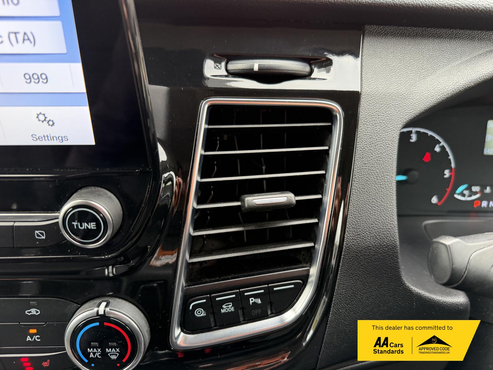 Ford Transit Custom 2.0 300 EcoBlue Limited Panel Van 5dr Diesel Auto L2 H1 Euro 6 (s/s) (130 ps)