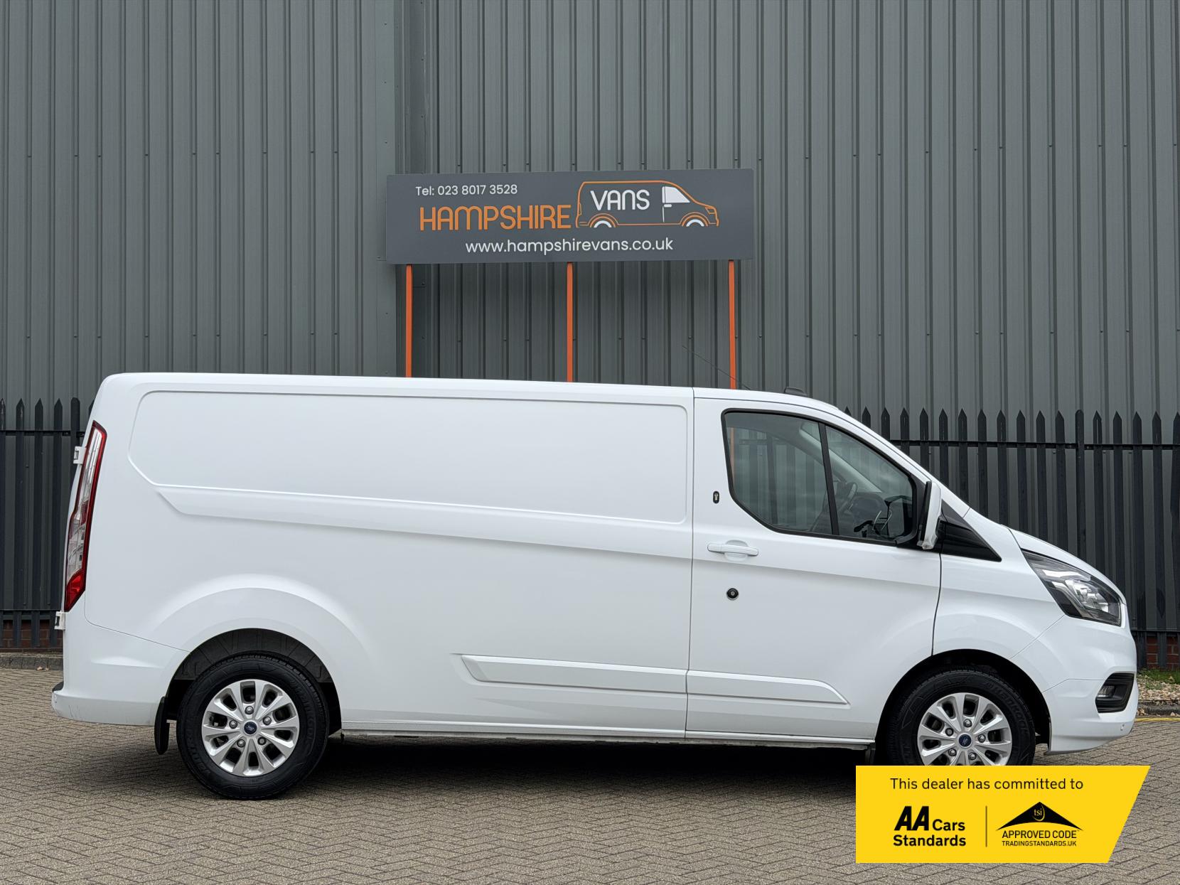Ford Transit Custom 2.0 300 EcoBlue Limited Panel Van 5dr Diesel Auto L2 H1 Euro 6 (s/s) (130 ps)