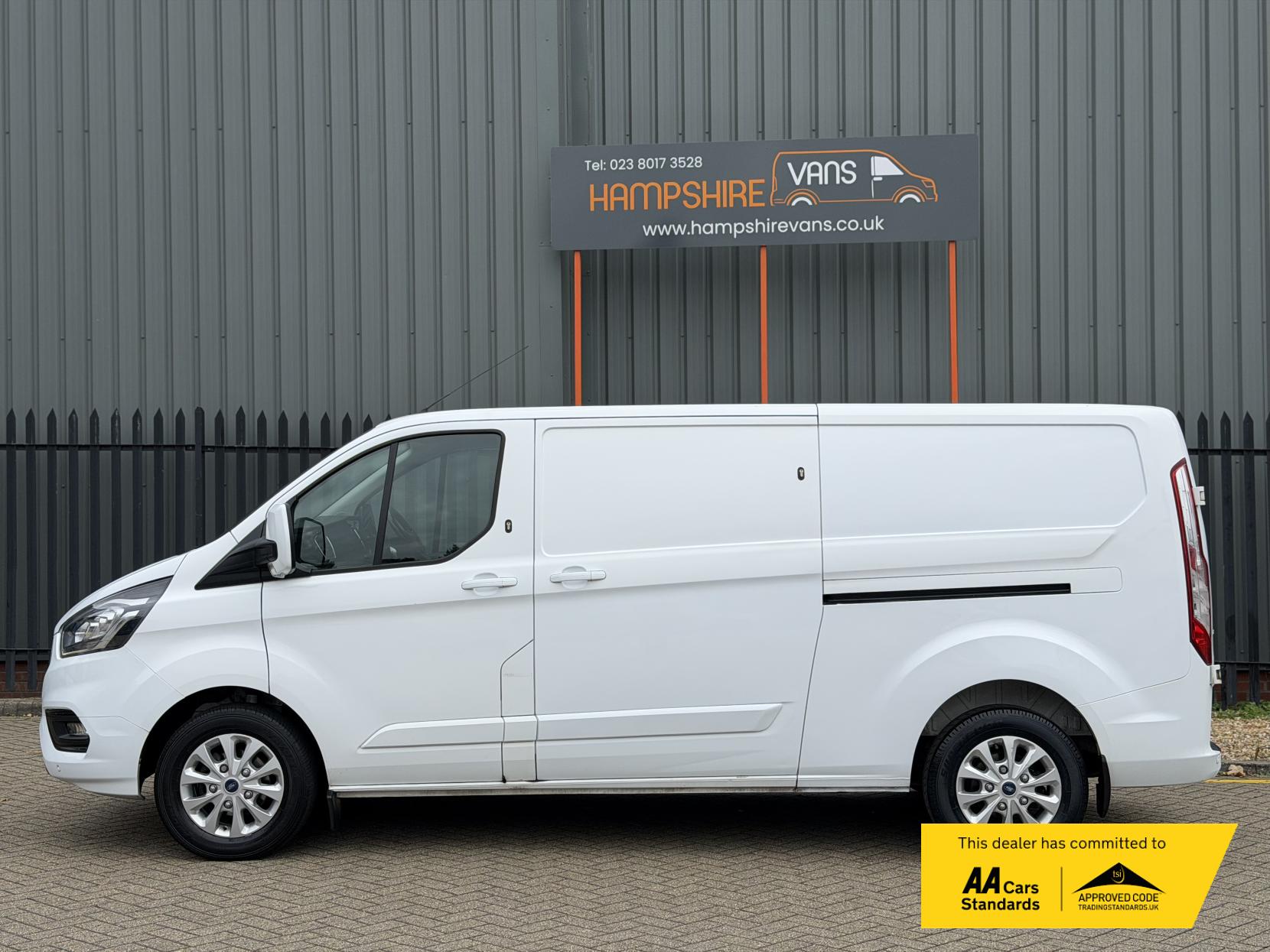 Ford Transit Custom 2.0 300 EcoBlue Limited Panel Van 5dr Diesel Auto L2 H1 Euro 6 (s/s) (130 ps)