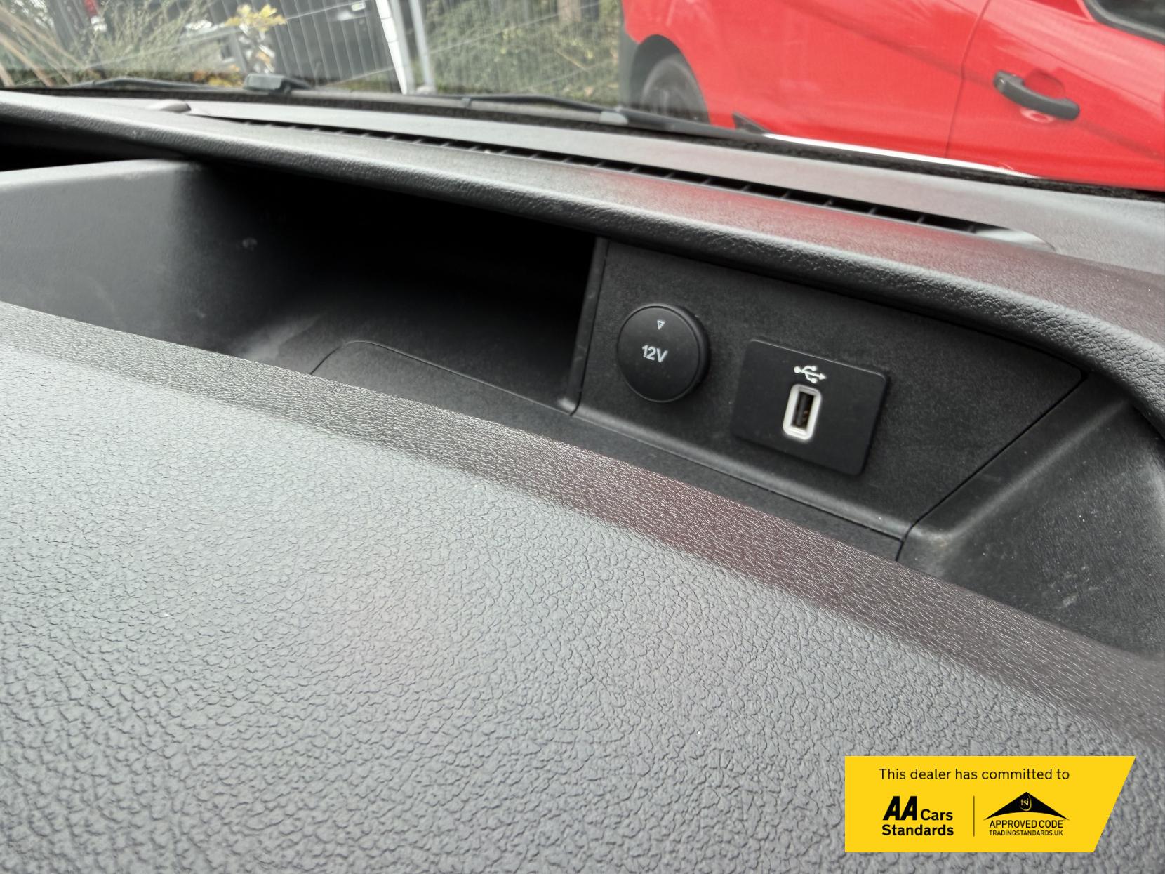 Ford Transit Custom 2.0 300 EcoBlue Limited Panel Van 5dr Diesel Auto L2 H1 Euro 6 (s/s) (130 ps)