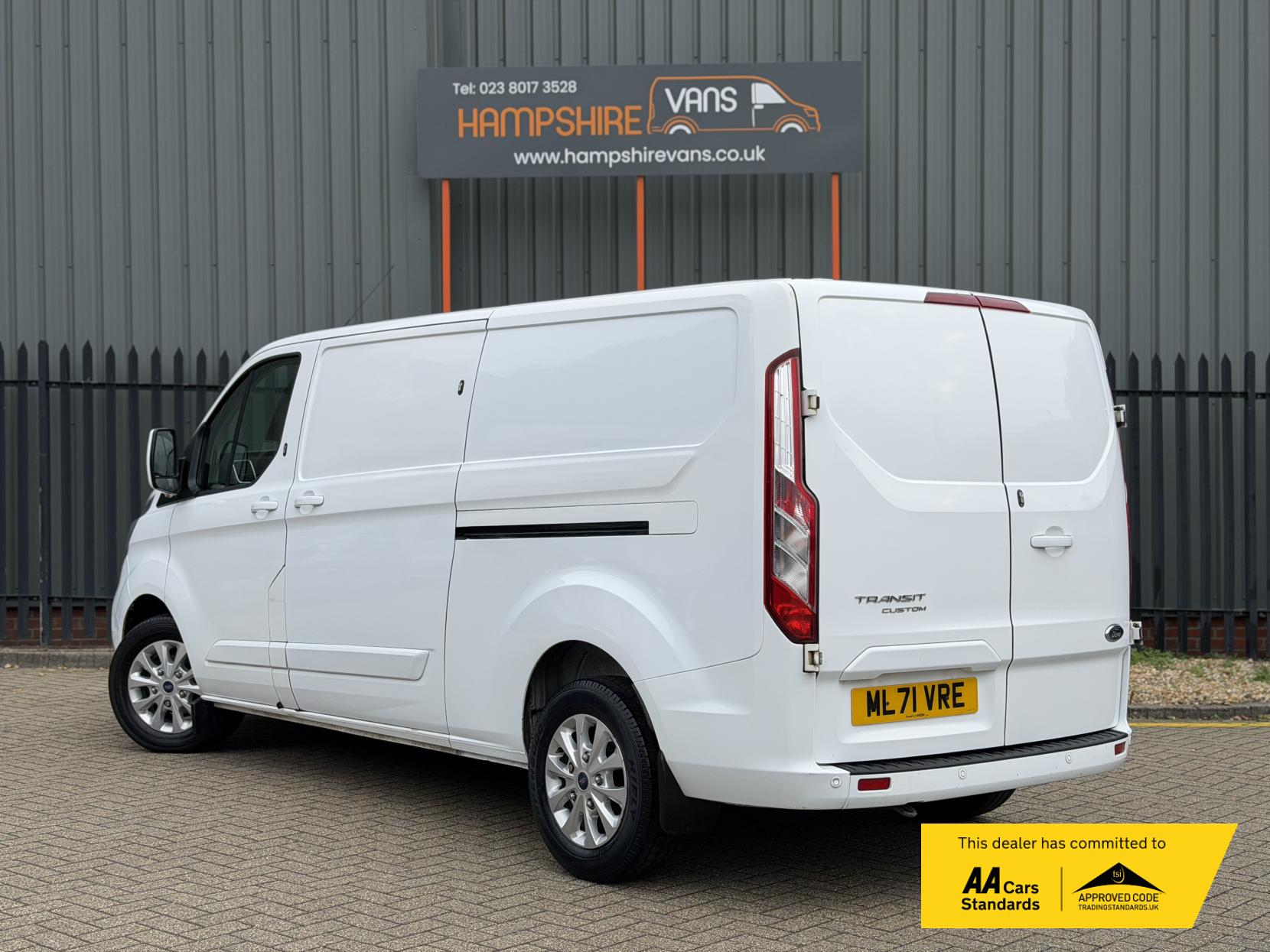 Ford Transit Custom 2.0 300 EcoBlue Limited Panel Van 5dr Diesel Auto L2 H1 Euro 6 (s/s) (130 ps)