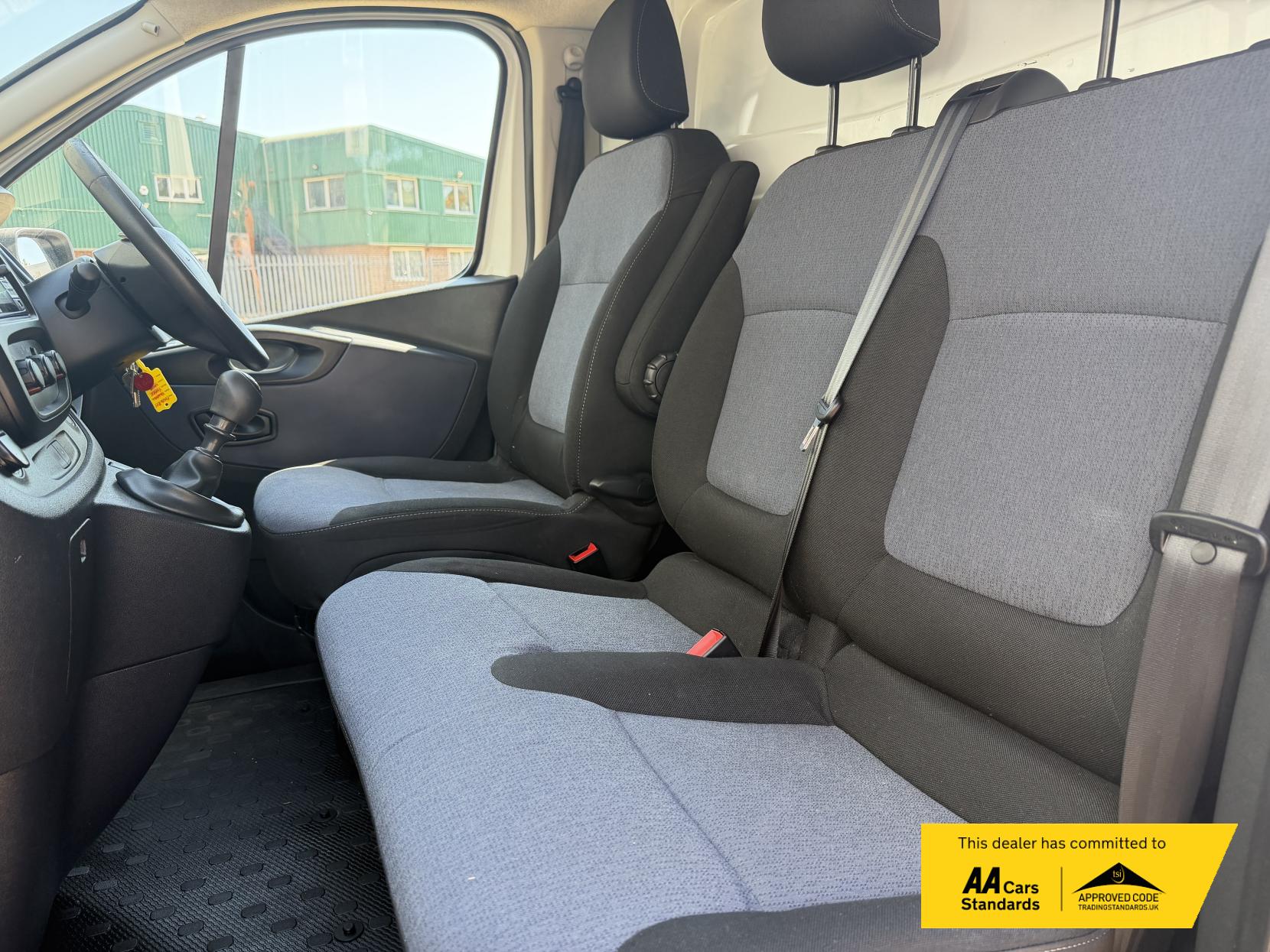 2016 Vauxhall Vivaro 1.6 CDTi 2900 ecoFLEX Panel Van 5dr Diesel Manual L1 H1 Euro 5 (s/s) (90 ps) - Thumbnail 21