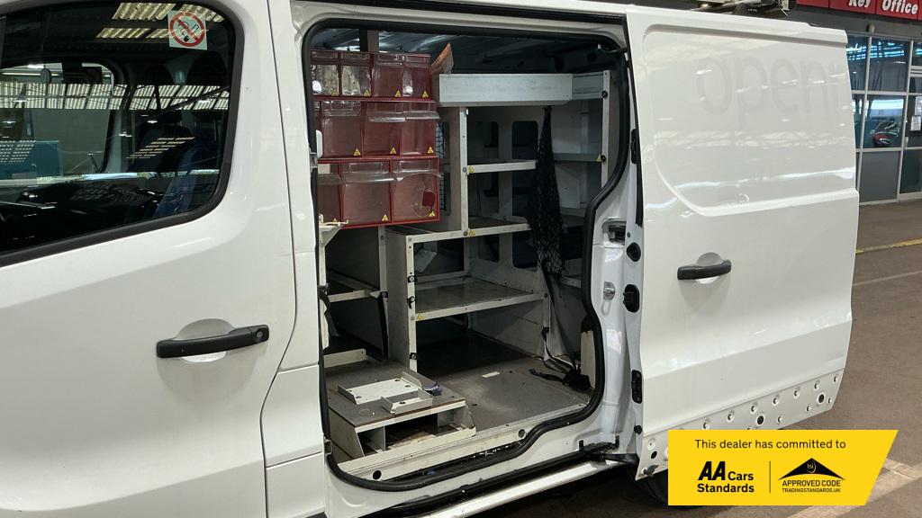 2016 Vauxhall Vivaro 1.6 CDTi 2900 ecoFLEX Panel Van 5dr Diesel Manual L1 H1 Euro 5 (s/s) (90 ps) - Thumbnail 4