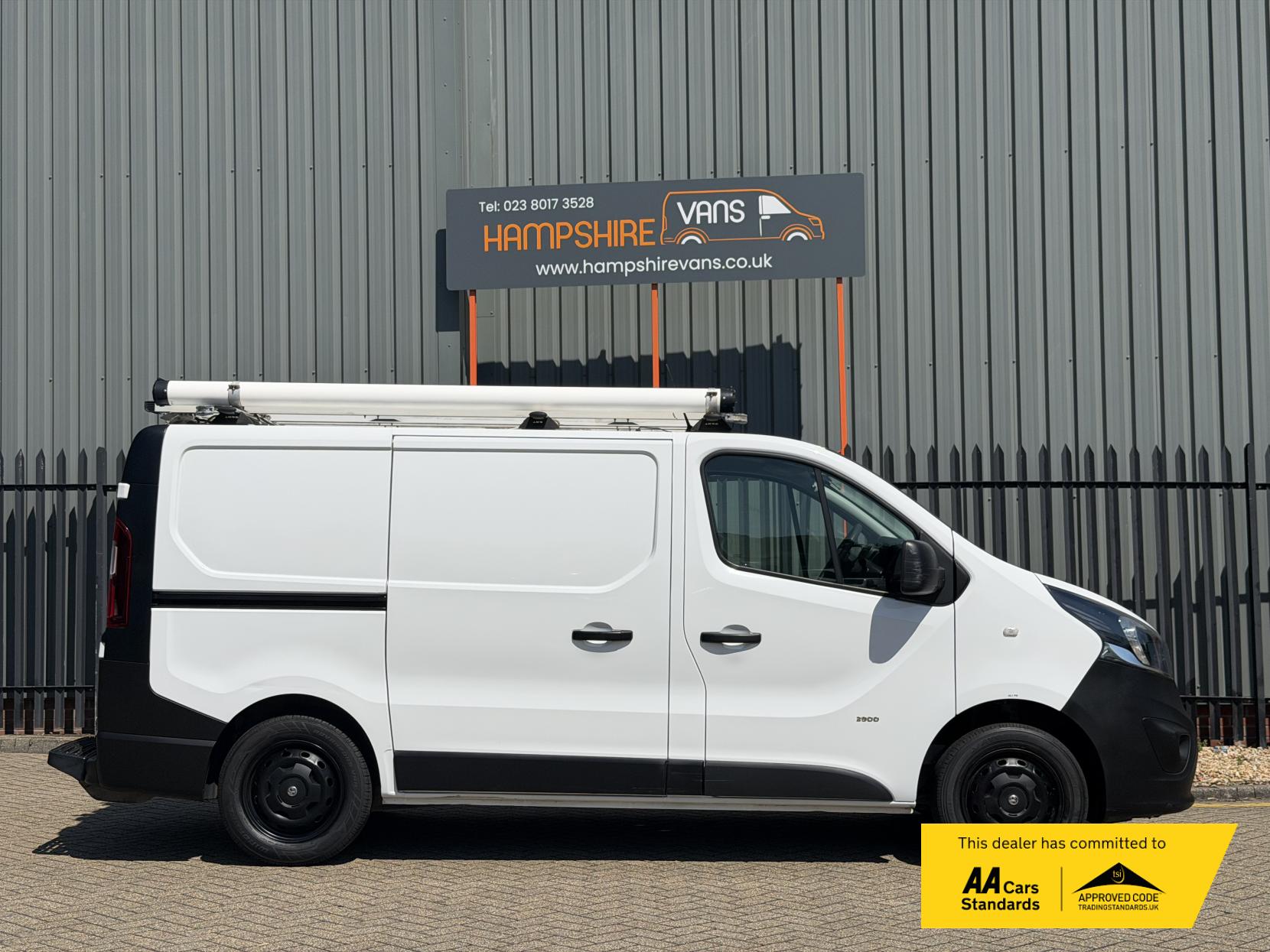 2016 Vauxhall Vivaro 1.6 CDTi 2900 ecoFLEX Panel Van 5dr Diesel Manual L1 H1 Euro 5 (s/s) (90 ps) - Thumbnail 7