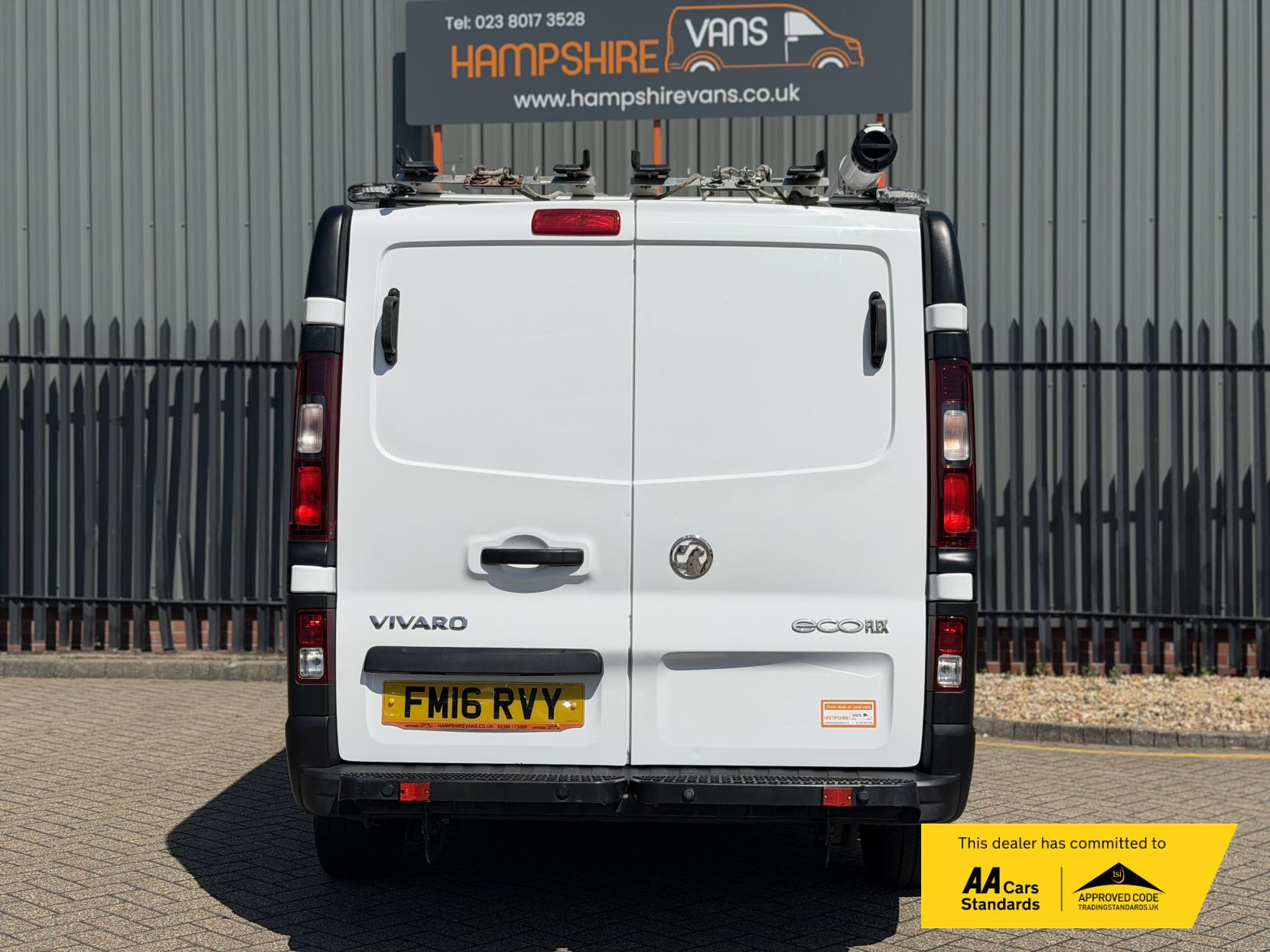 2016 Vauxhall Vivaro 1.6 CDTi 2900 ecoFLEX Panel Van 5dr Diesel Manual L1 H1 Euro 5 (s/s) (90 ps) - Thumbnail 10