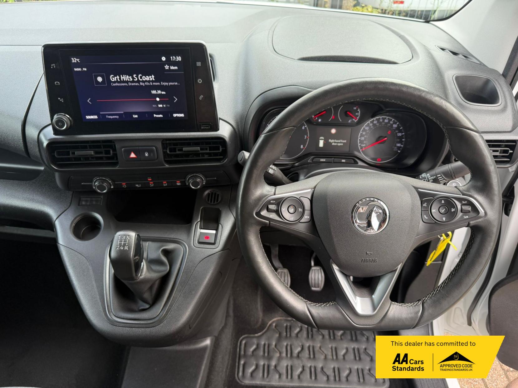 Vauxhall Combo 1.5 Turbo D 2300 Sportive Panel Van 4dr Diesel Manual L1 H1 Euro 6 (100 ps)
