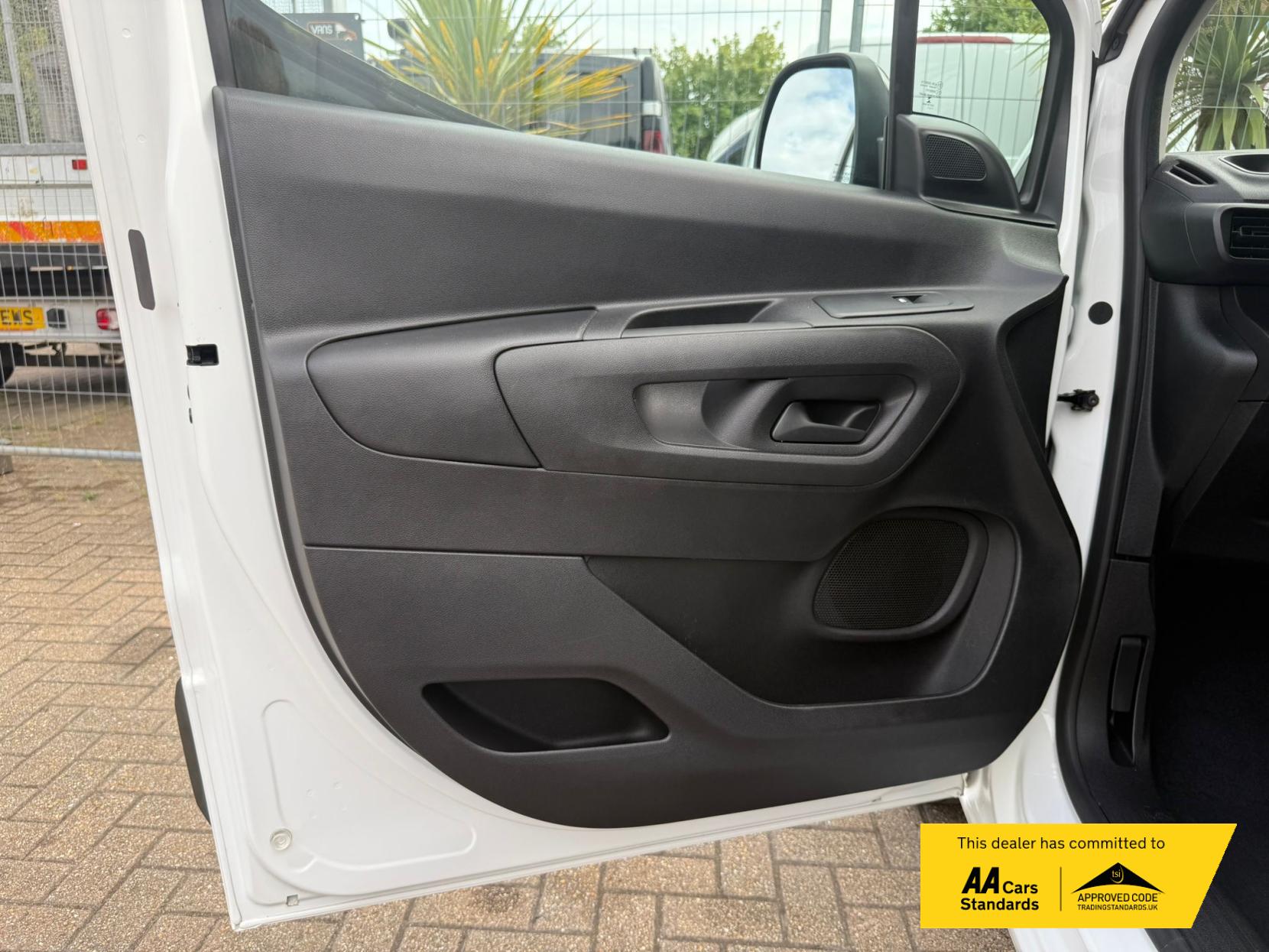 Vauxhall Combo 1.5 Turbo D 2300 Sportive Panel Van 4dr Diesel Manual L1 H1 Euro 6 (100 ps)