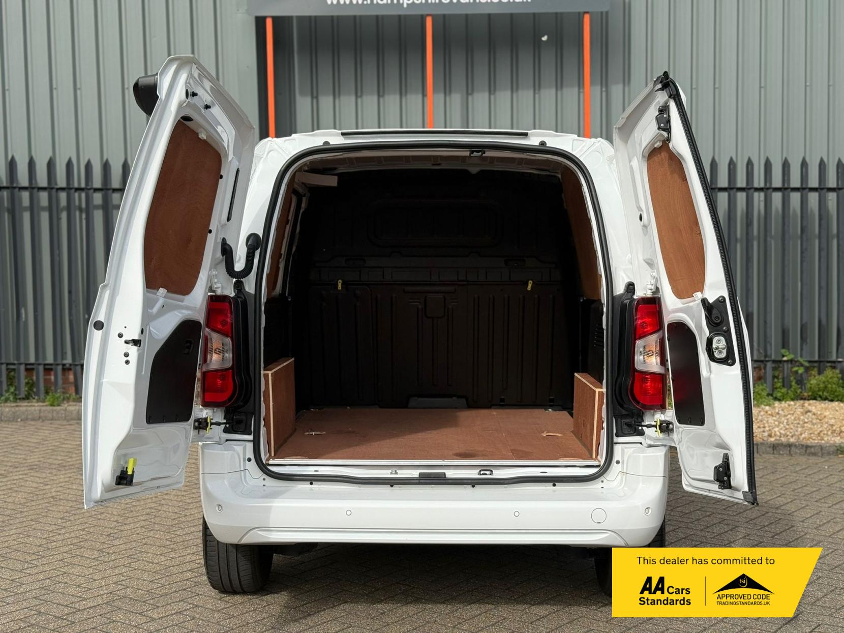 Vauxhall Combo 1.5 Turbo D 2300 Sportive Panel Van 4dr Diesel Manual L1 H1 Euro 6 (100 ps)