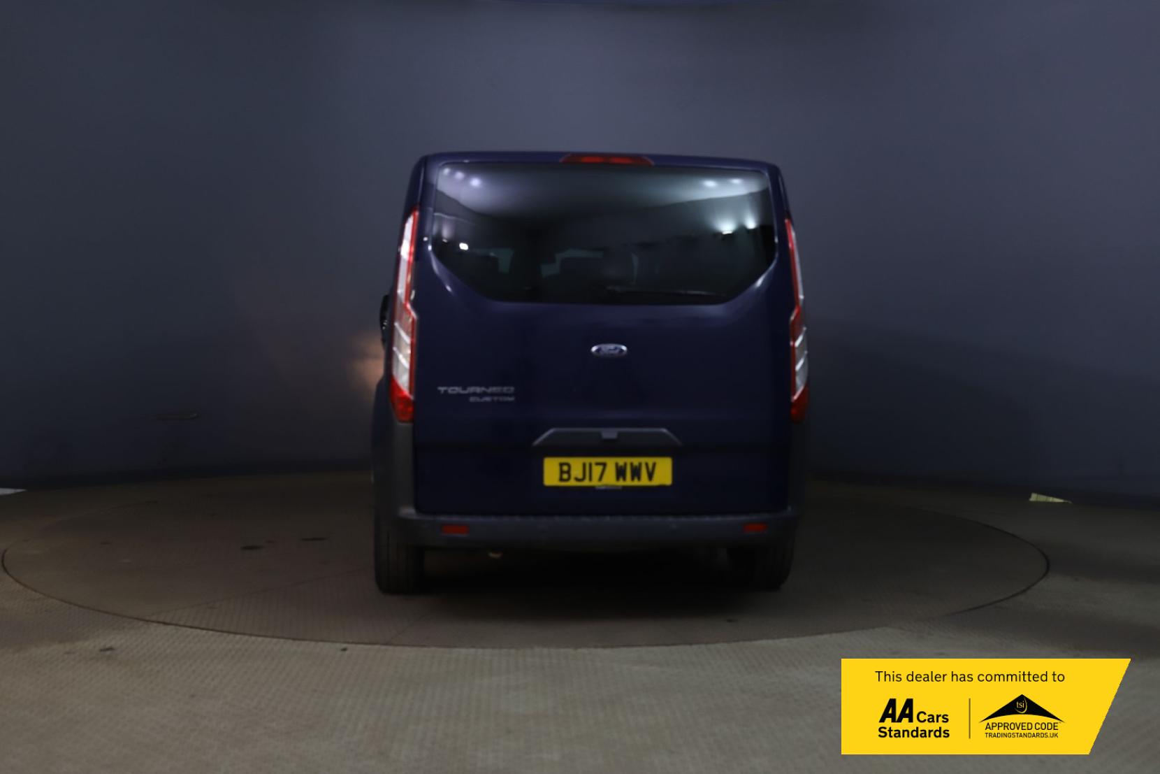 Ford Tourneo Custom 2.0 310 EcoBlue Zetec Minibus Double Cab 5dr Diesel Manual L2 Euro 6 (s/s) (130 ps)