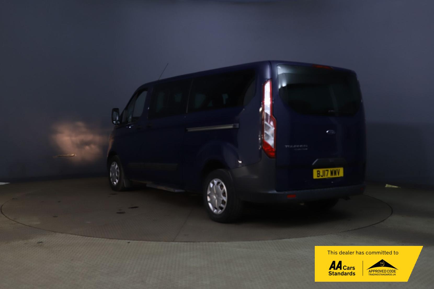 Ford Tourneo Custom 2.0 310 EcoBlue Zetec Minibus Double Cab 5dr Diesel Manual L2 Euro 6 (s/s) (130 ps)