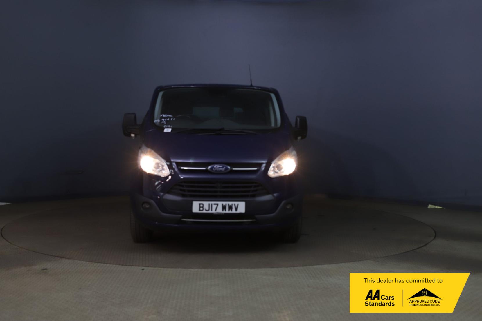 Ford Tourneo Custom 2.0 310 EcoBlue Zetec Minibus Double Cab 5dr Diesel Manual L2 Euro 6 (s/s) (130 ps)