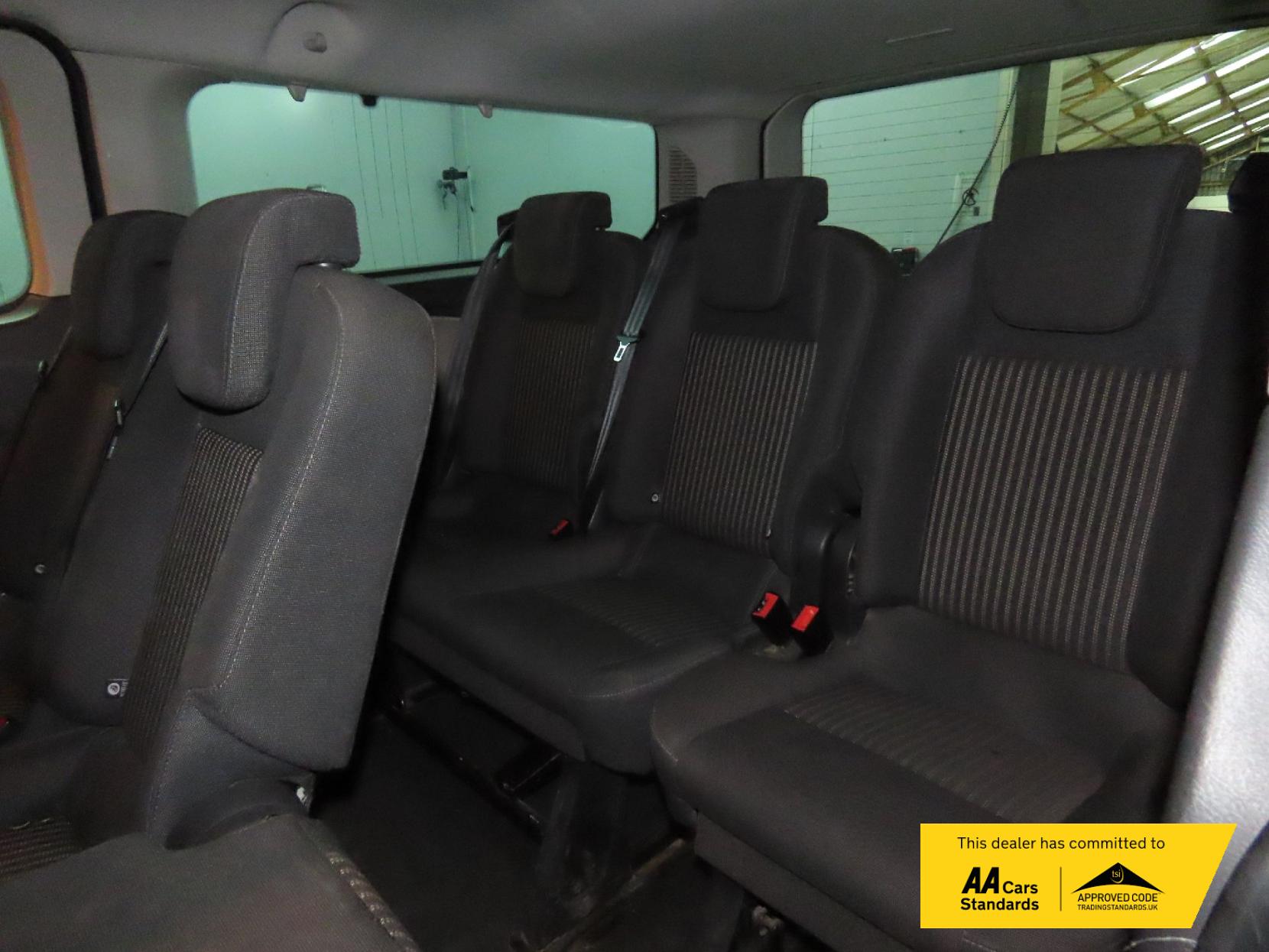 Ford Tourneo Custom 2.0 310 EcoBlue Zetec Minibus Double Cab 5dr Diesel Manual L2 Euro 6 (s/s) (130 ps)