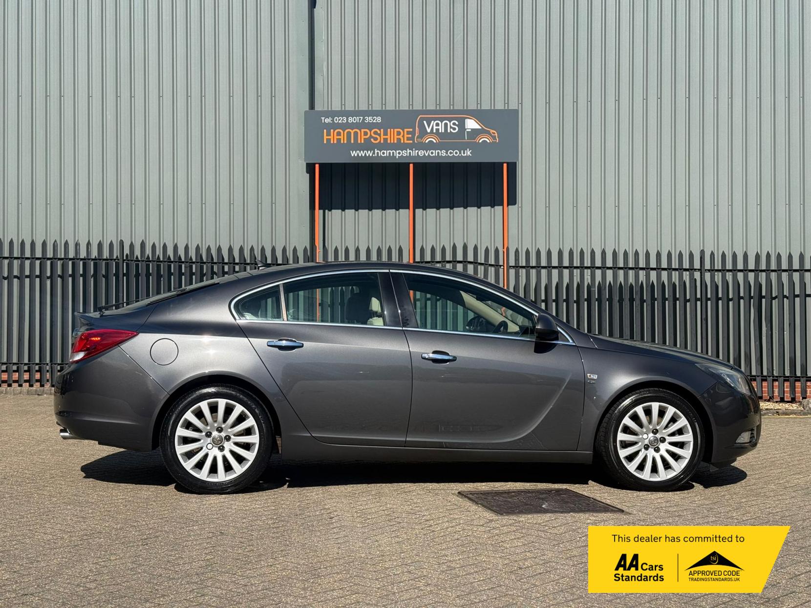 2009 Vauxhall Insignia 2.0T Elite Nav Hatchback 5dr Petrol Manual Euro 5 (220 ps) - Thumbnail 6