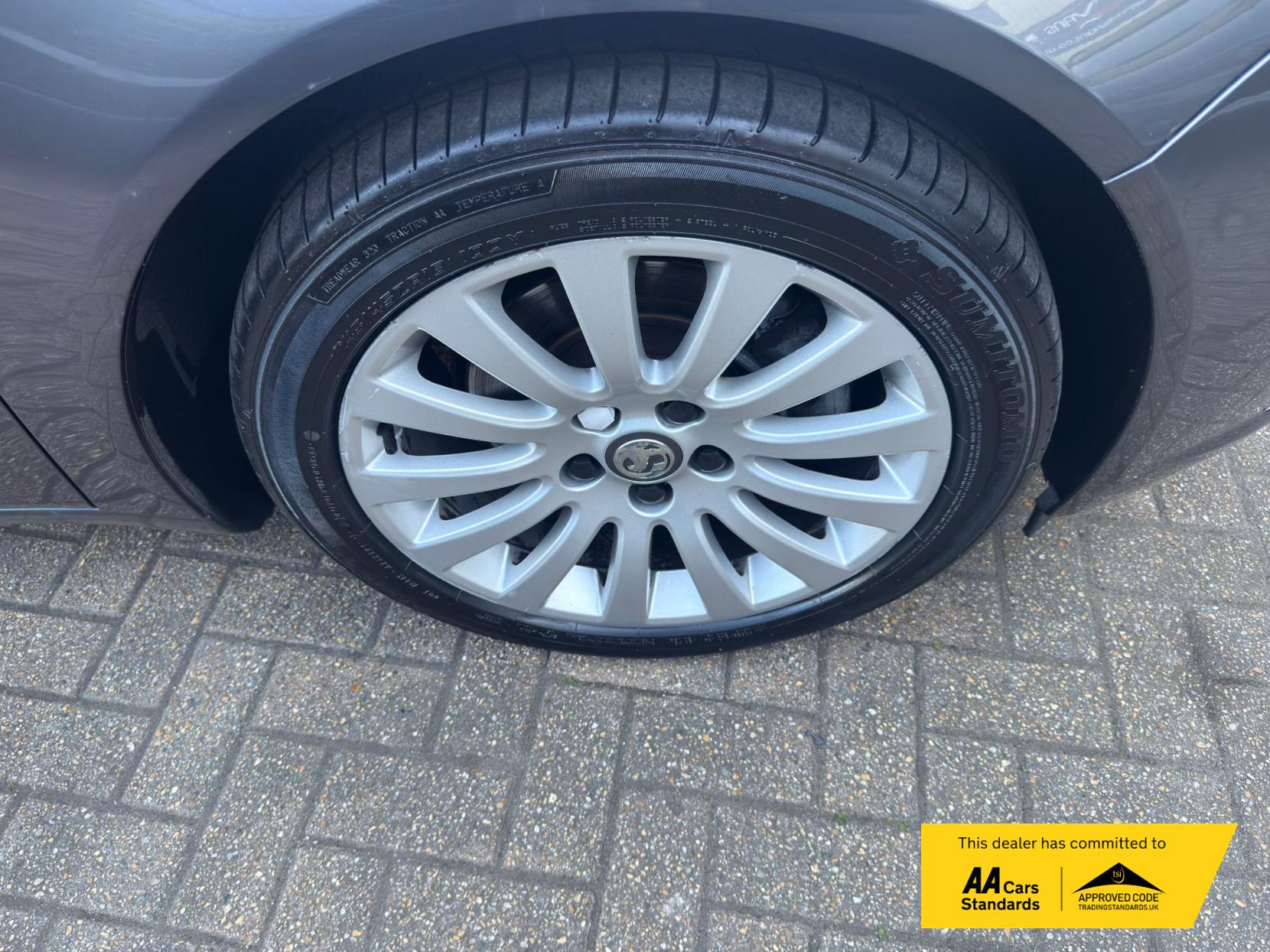 2009 Vauxhall Insignia 2.0T Elite Nav Hatchback 5dr Petrol Manual Euro 5 (220 ps) - Thumbnail 54