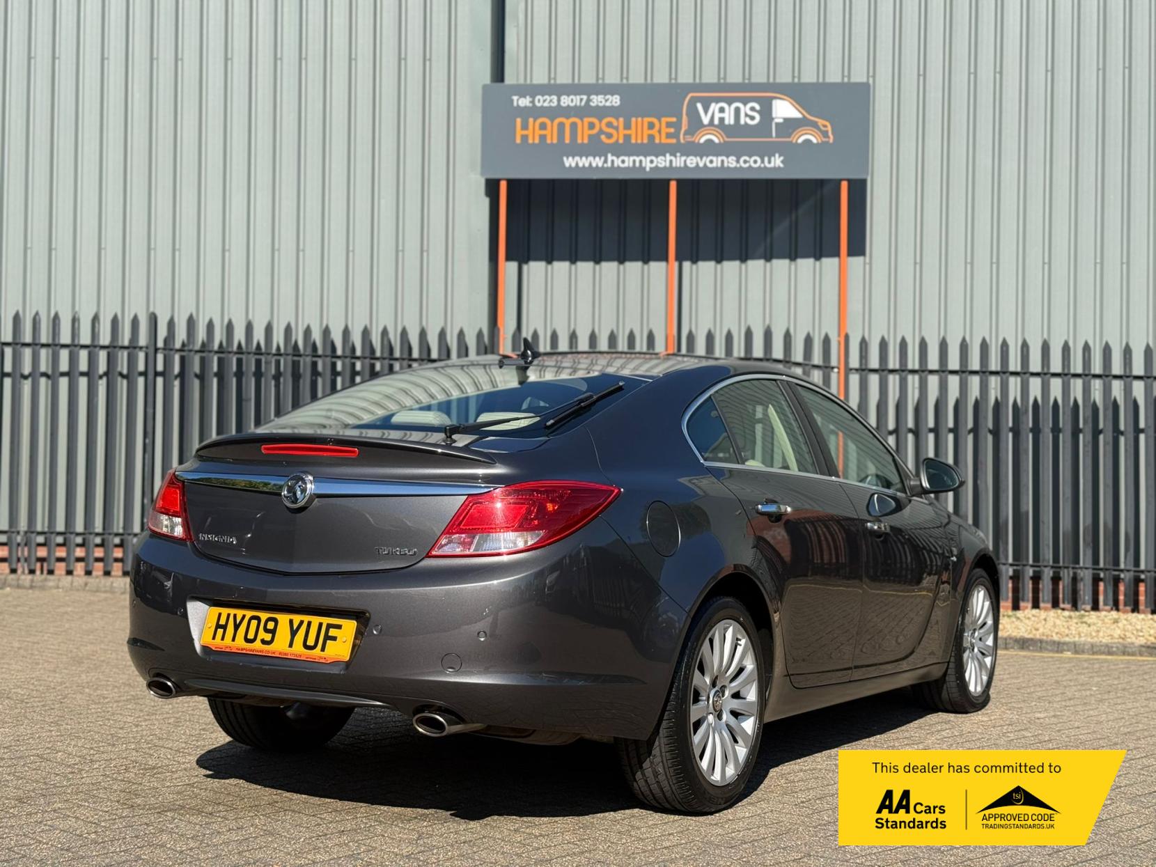 2009 Vauxhall Insignia 2.0T Elite Nav Hatchback 5dr Petrol Manual Euro 5 (220 ps) - Thumbnail 5