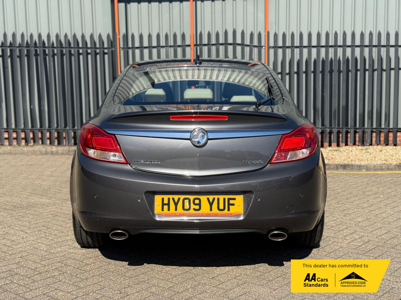 2009 Vauxhall Insignia 2.0T Elite Nav Hatchback 5dr Petrol Manual Euro 5 (220 ps) - Thumbnail 8