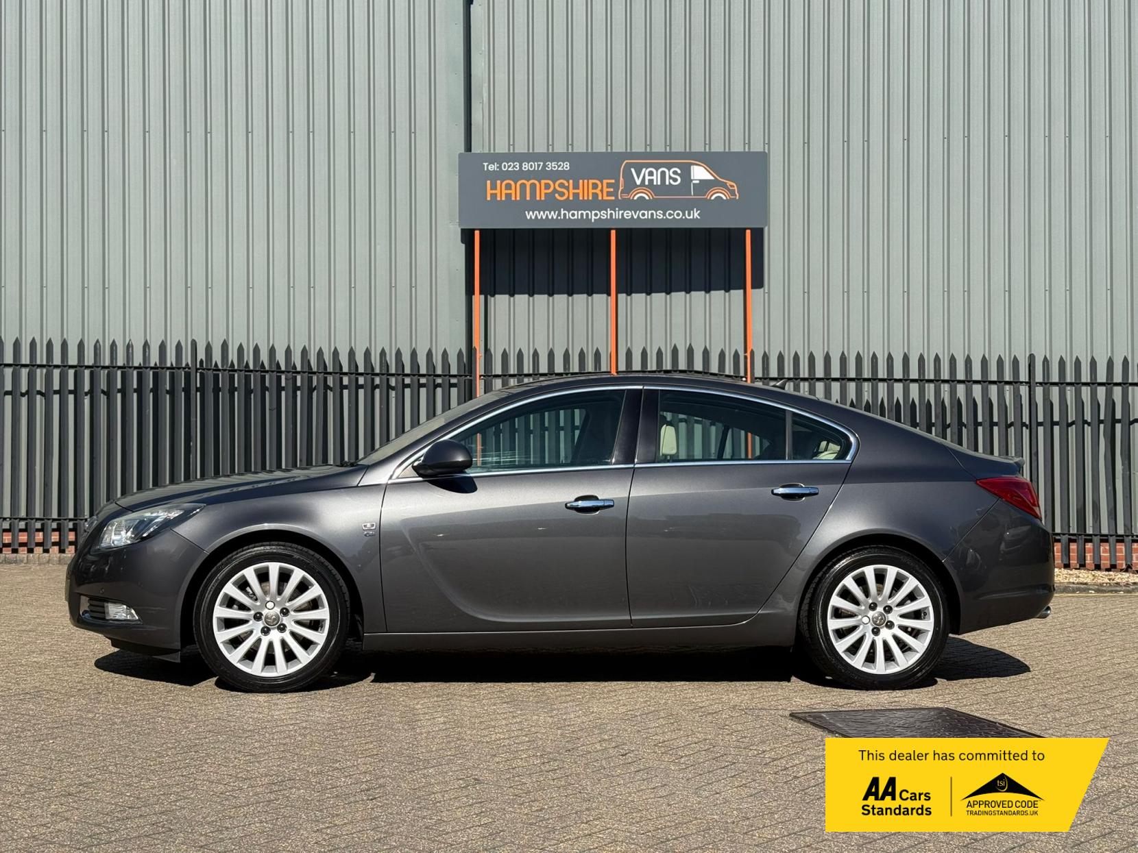 2009 Vauxhall Insignia 2.0T Elite Nav Hatchback 5dr Petrol Manual Euro 5 (220 ps) - Thumbnail 7