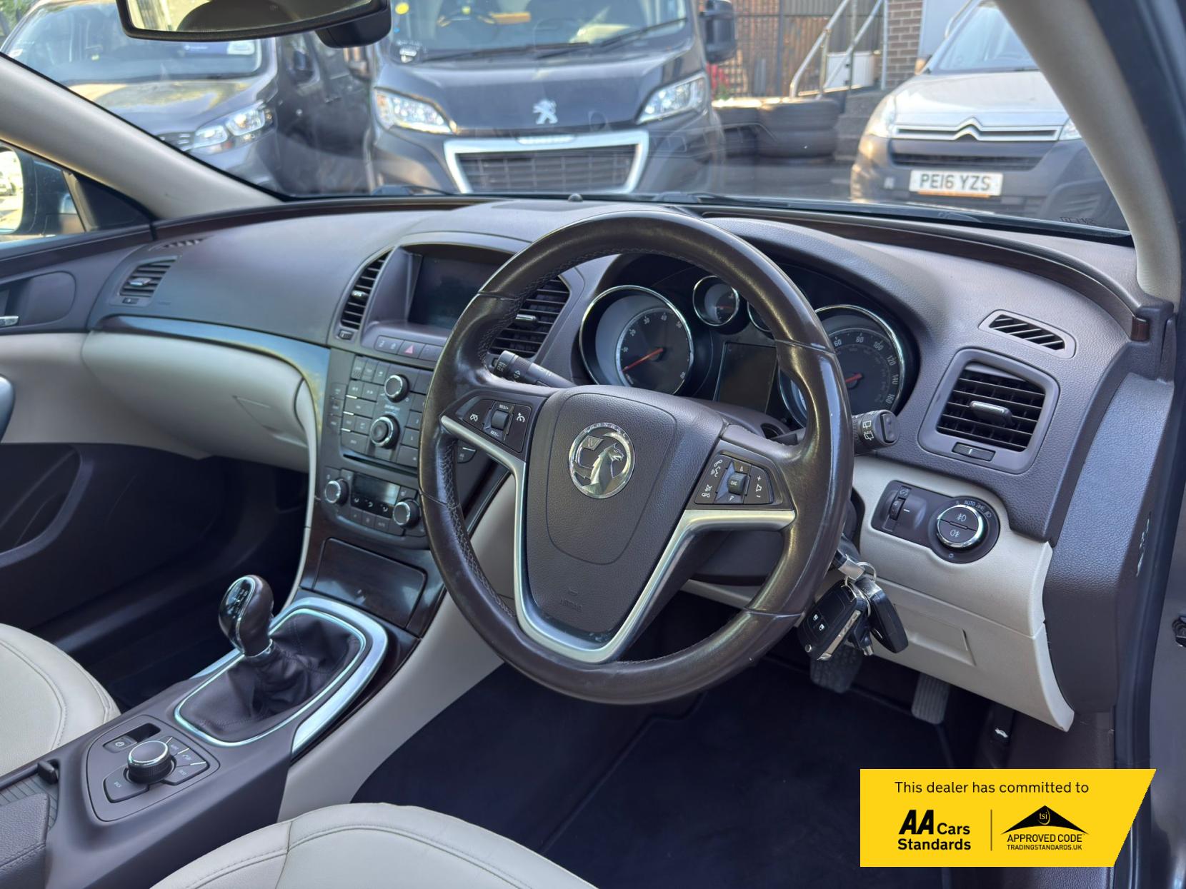 2009 Vauxhall Insignia 2.0T Elite Nav Hatchback 5dr Petrol Manual Euro 5 (220 ps) - Thumbnail 24
