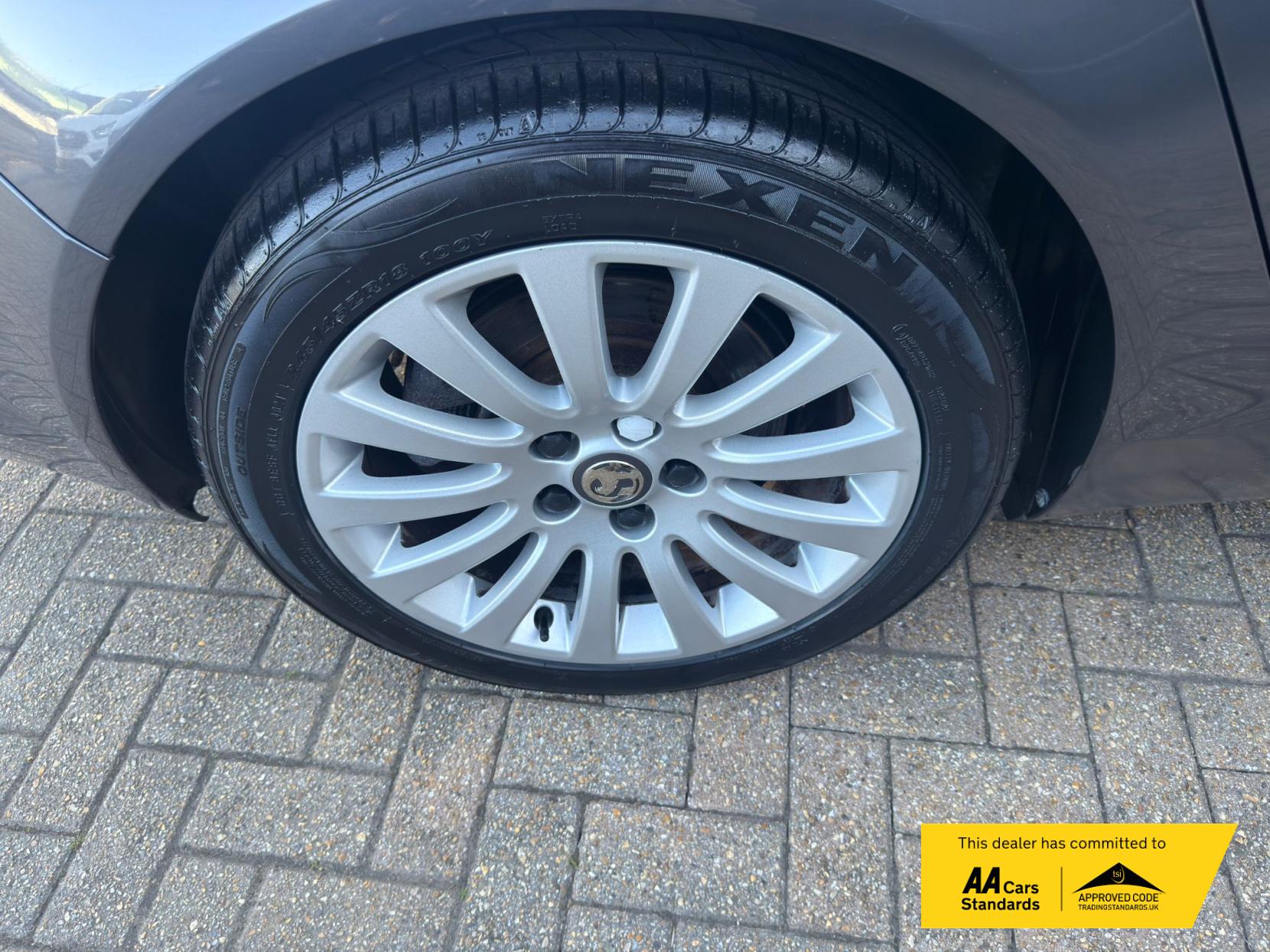 2009 Vauxhall Insignia 2.0T Elite Nav Hatchback 5dr Petrol Manual Euro 5 (220 ps) - Thumbnail 57
