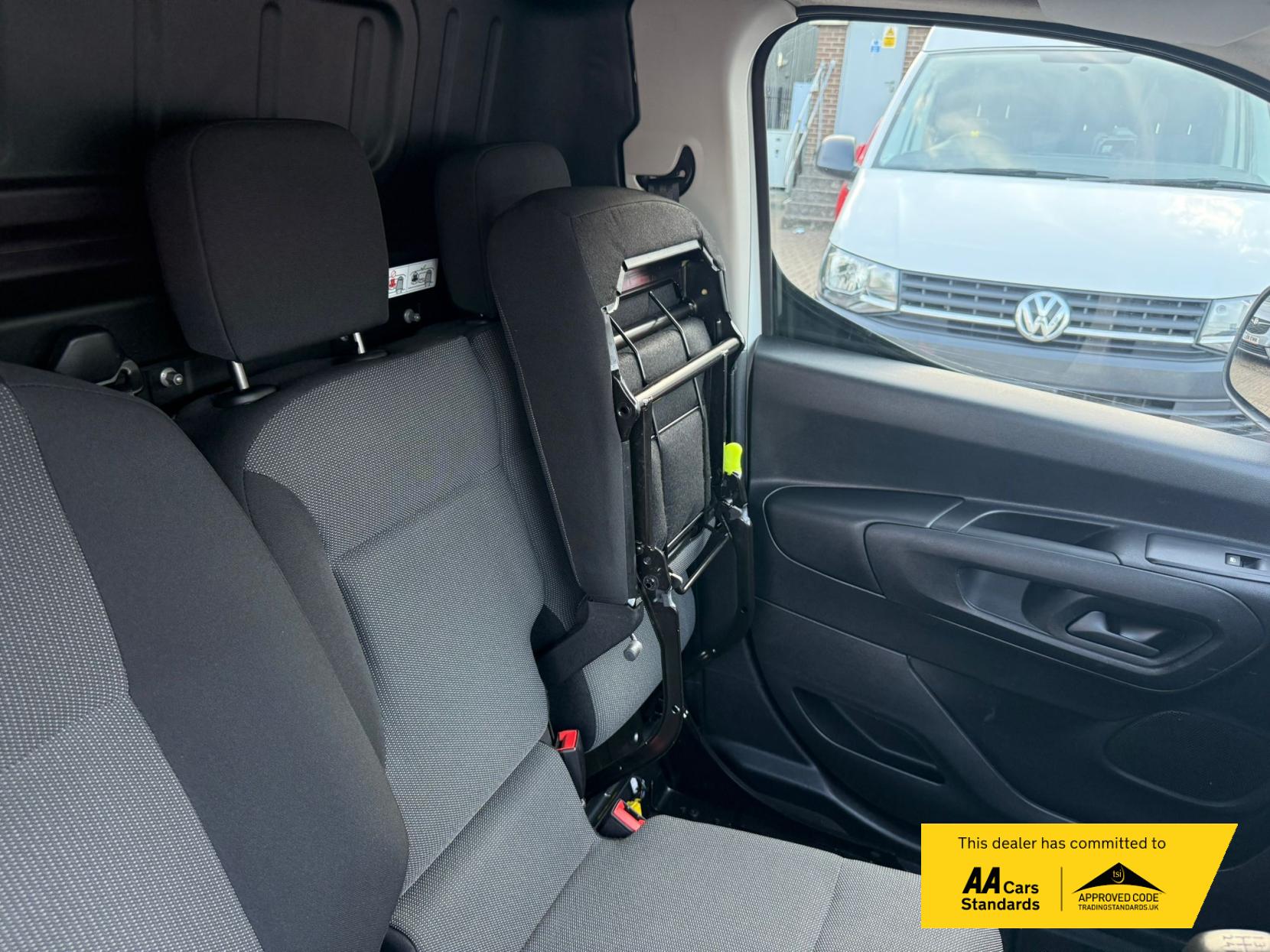 Peugeot Partner 1.5 BlueHDi 650 Professional Premium Standard Panel Van 5dr Diesel Manual SWB Euro 6 (75 bhp)