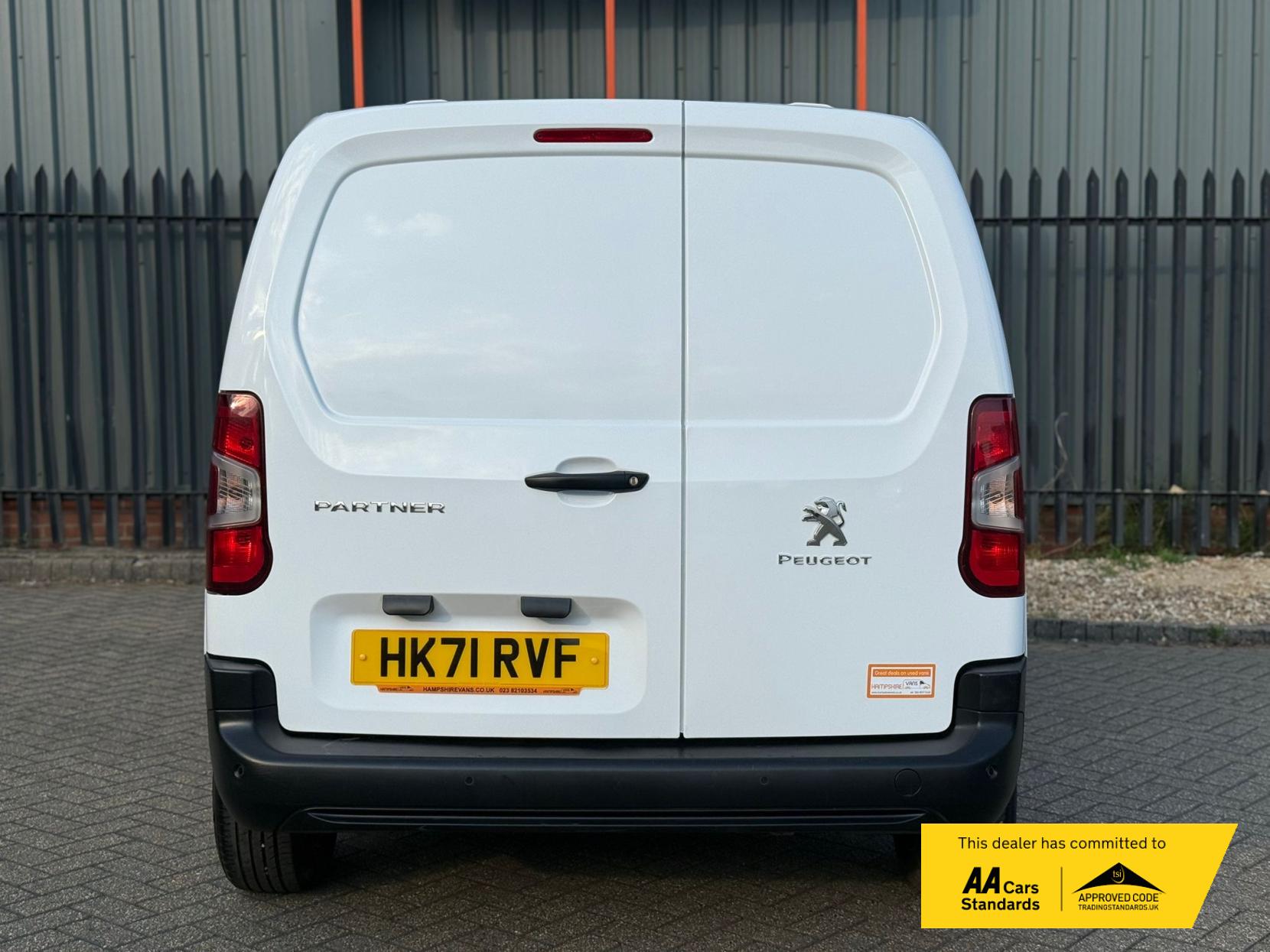 Peugeot Partner 1.5 BlueHDi 650 Professional Premium Standard Panel Van 5dr Diesel Manual SWB Euro 6 (75 bhp)