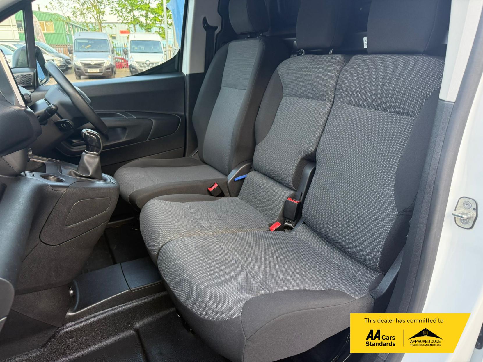 Peugeot Partner 1.5 BlueHDi 650 Professional Premium Standard Panel Van 5dr Diesel Manual SWB Euro 6 (75 bhp)