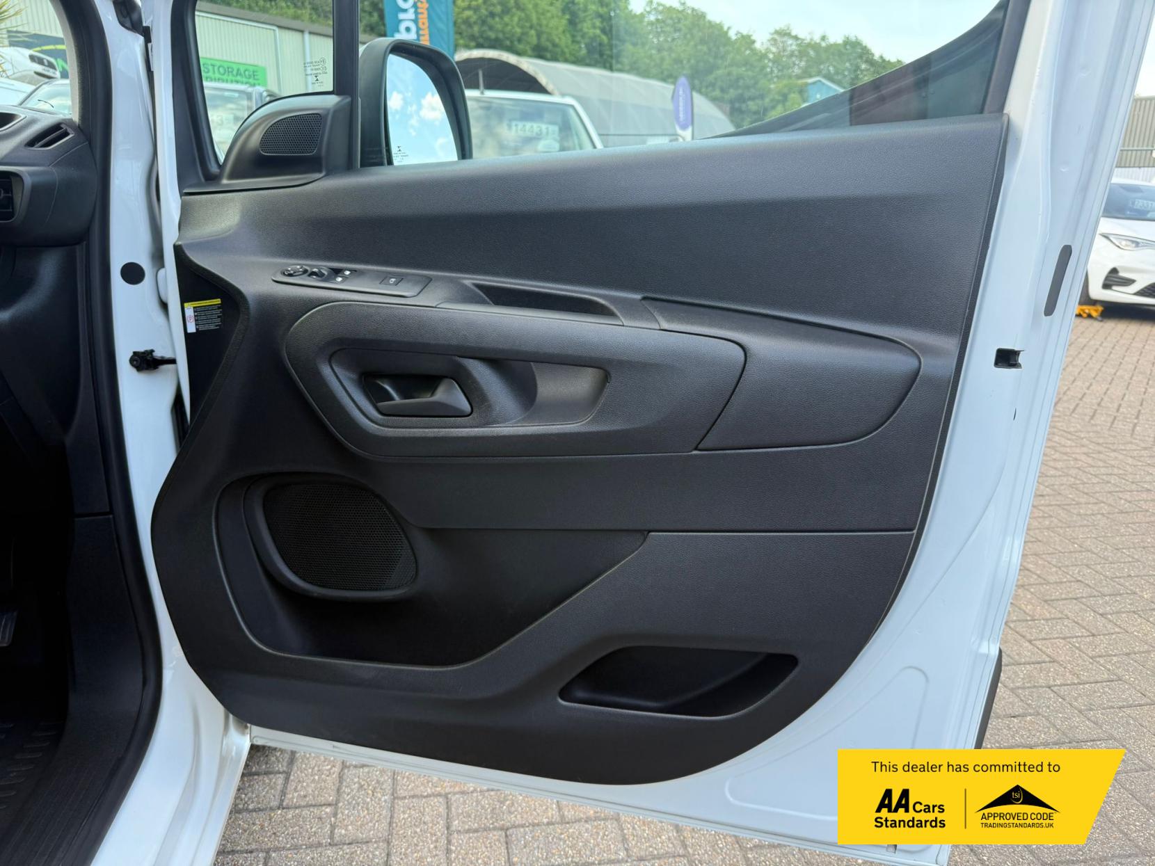Peugeot Partner 1.5 BlueHDi 650 Professional Premium Standard Panel Van 5dr Diesel Manual SWB Euro 6 (75 bhp)