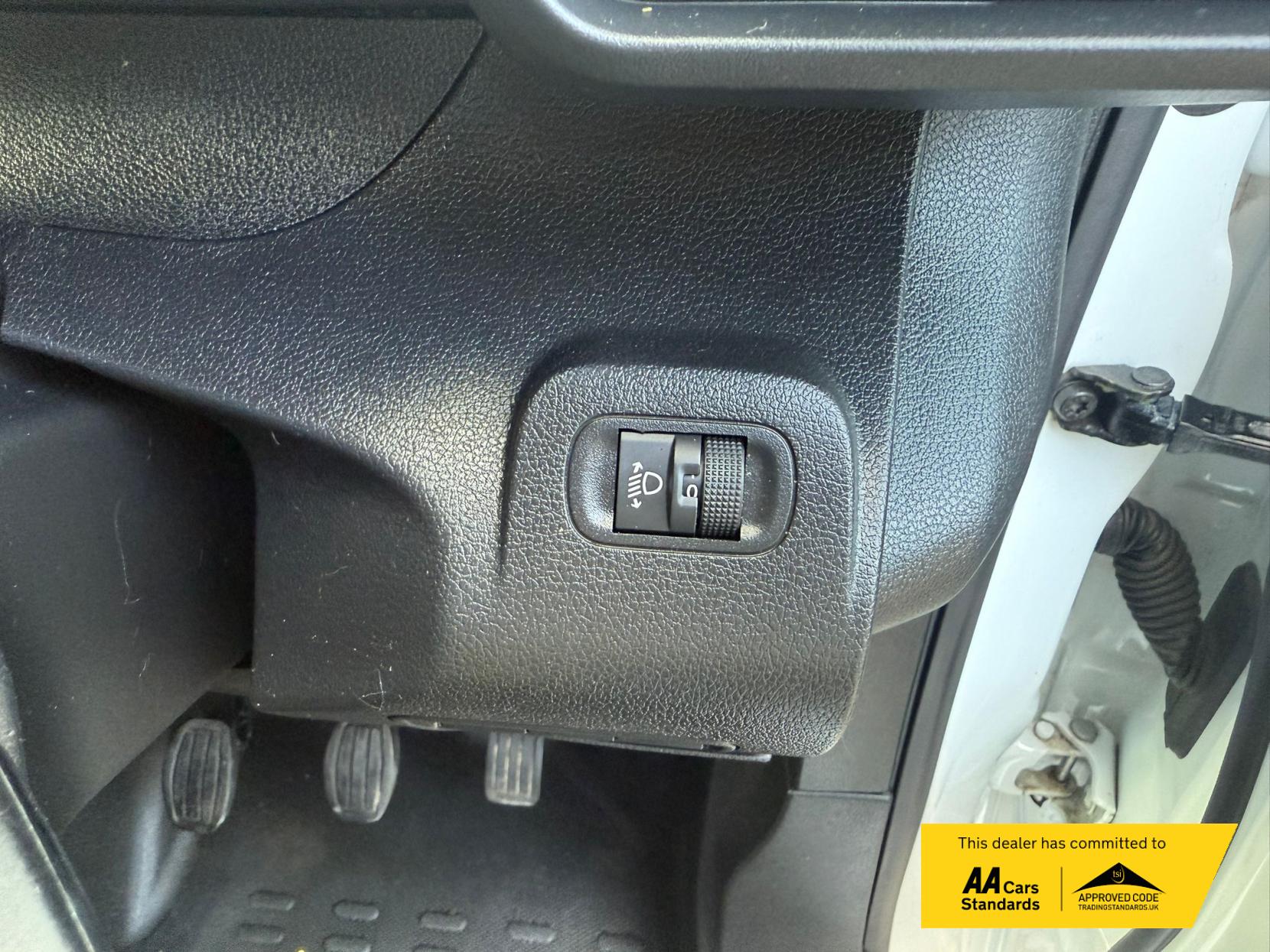 Peugeot Partner 1.5 BlueHDi 650 Professional Premium Standard Panel Van 5dr Diesel Manual SWB Euro 6 (75 bhp)