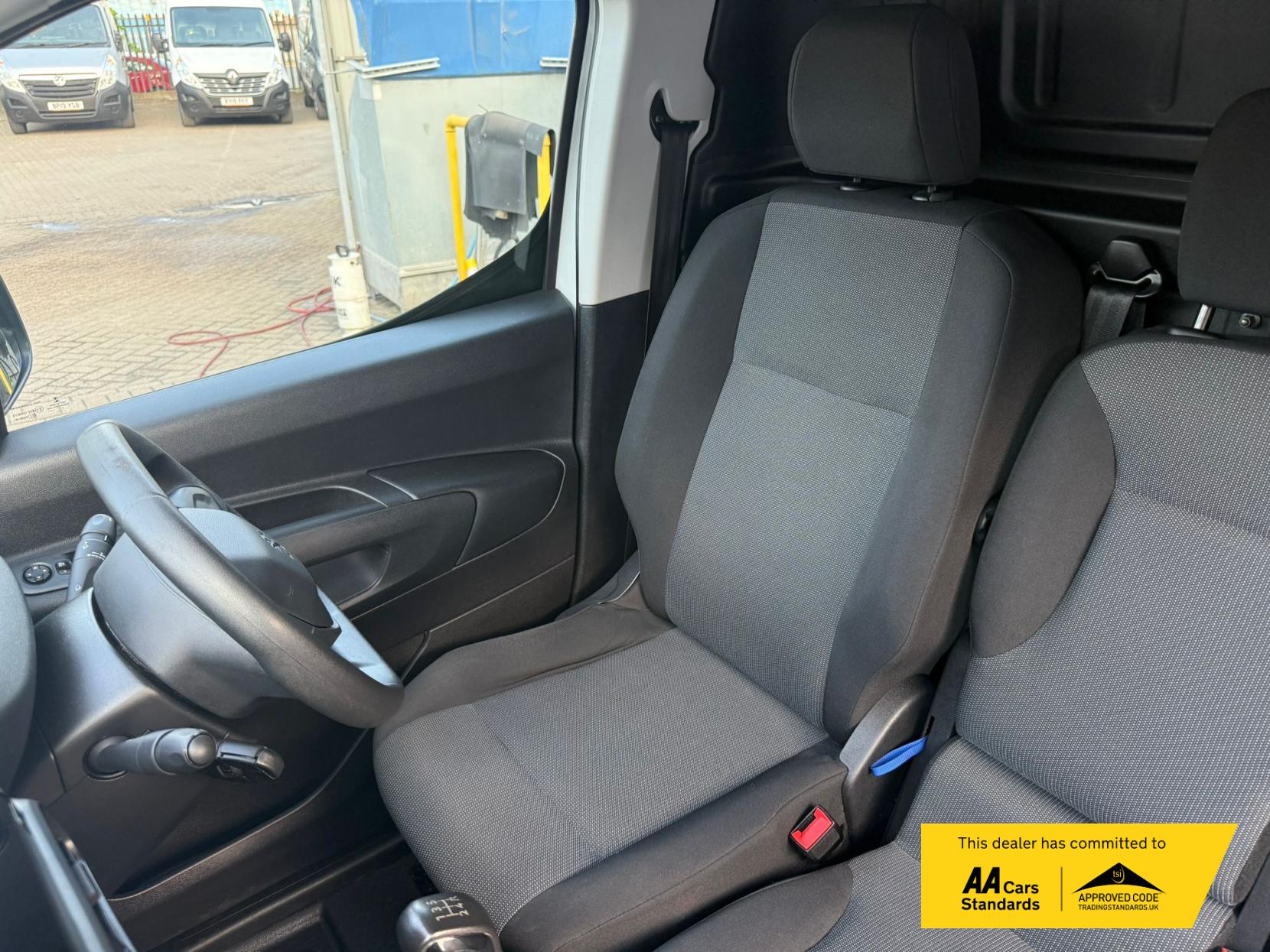 Peugeot Partner 1.5 BlueHDi 650 Professional Premium Standard Panel Van 5dr Diesel Manual SWB Euro 6 (75 bhp)