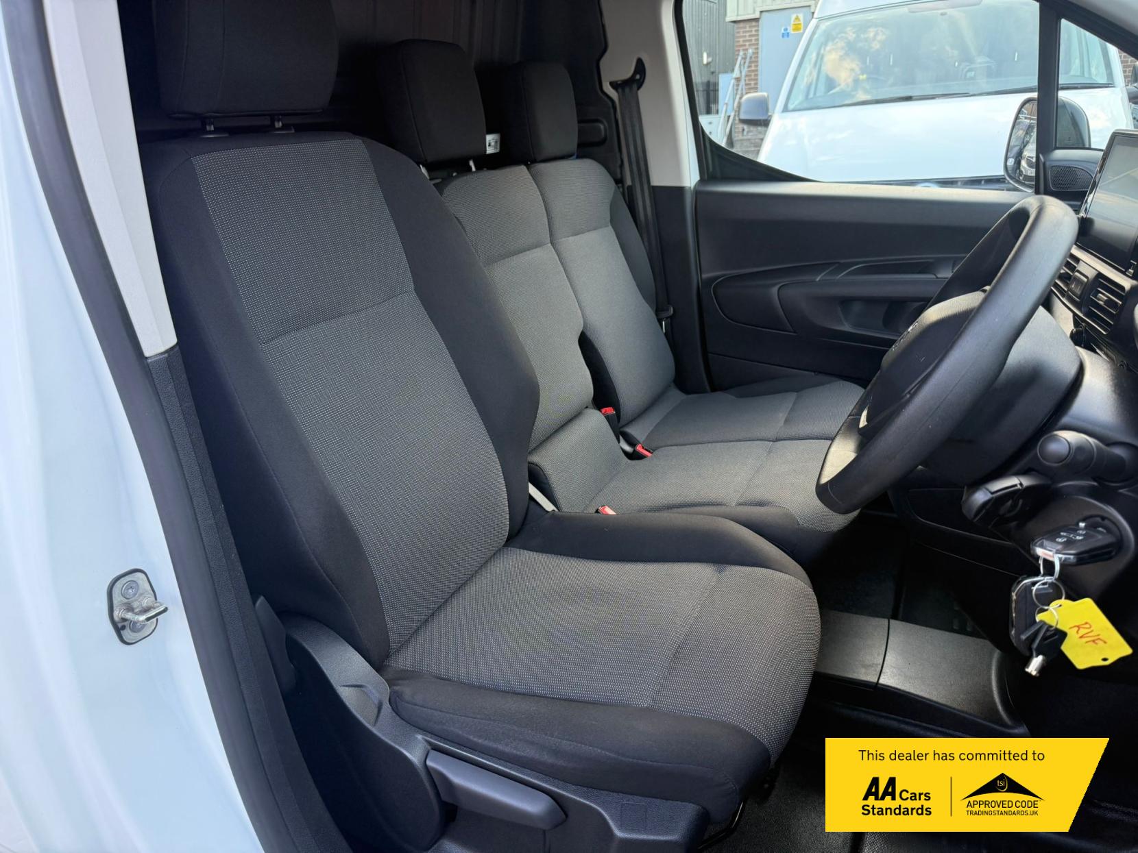 Peugeot Partner 1.5 BlueHDi 650 Professional Premium Standard Panel Van 5dr Diesel Manual SWB Euro 6 (75 bhp)