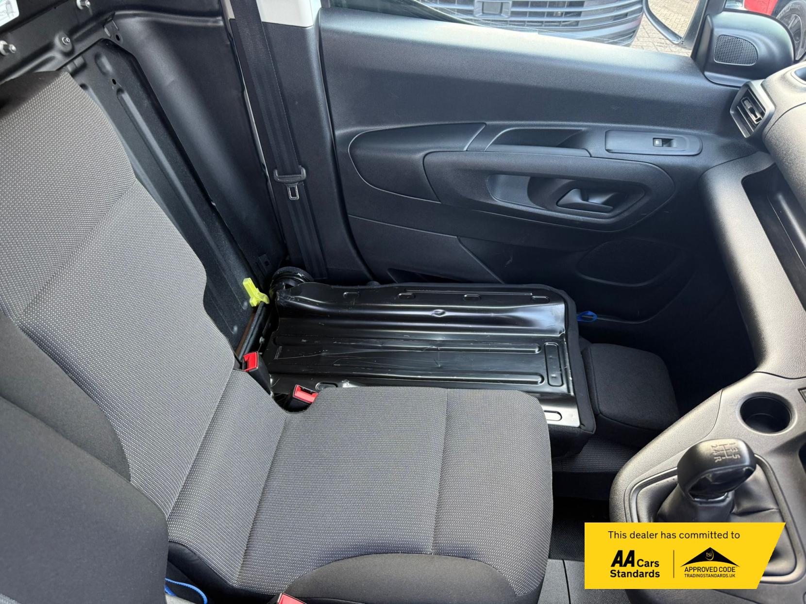 Peugeot Partner 1.5 BlueHDi 650 Professional Premium Standard Panel Van 5dr Diesel Manual SWB Euro 6 (75 bhp)