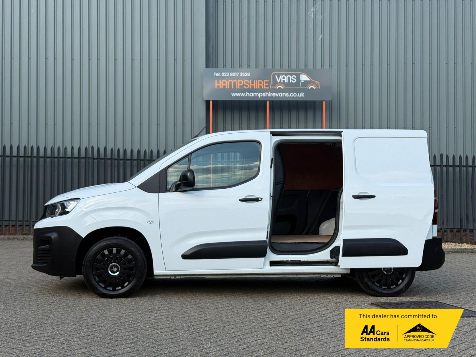 Peugeot Partner 1.5 BlueHDi 650 Professional Premium Standard Panel Van 5dr Diesel Manual SWB Euro 6 (75 bhp)
