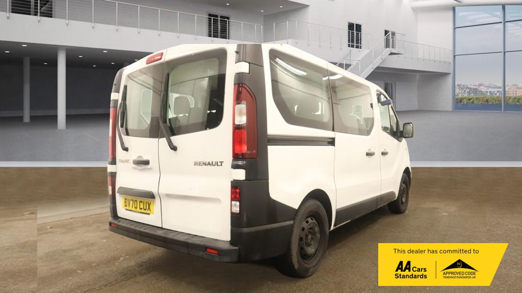 Renault Trafic 2.0 dCi ENERGY 28 Business Minibus Double Cab 5dr Diesel Manual SWB Euro 6 (s/s) (9 Seat) (120 ps)