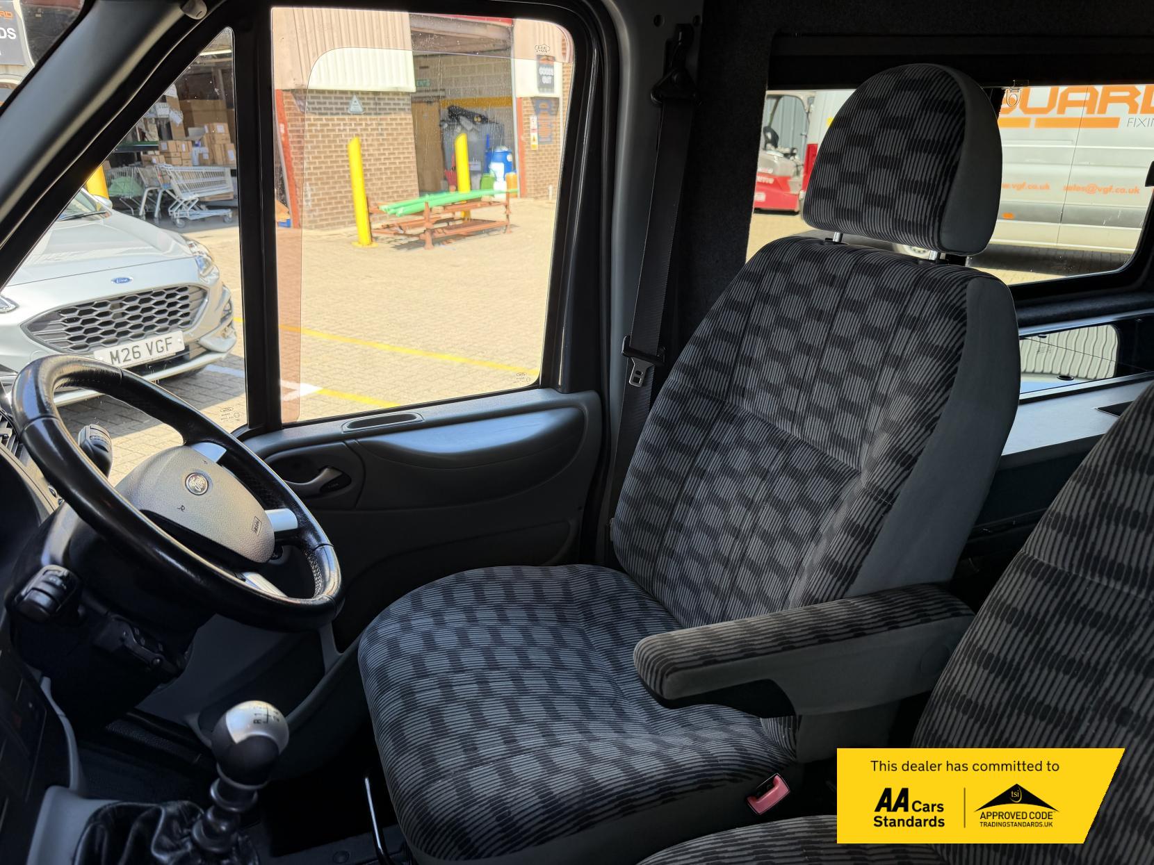 2011 Ford Transit 2.2 TDCi 280 Limited Panel Van 5dr Diesel Manual FWD L2 H2 (113 bhp) - Thumbnail 8