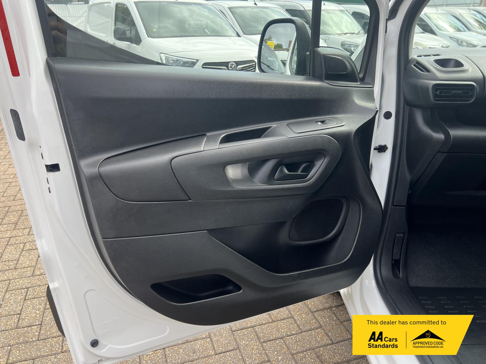 Peugeot Partner 1.5 BlueHDi 1000 Professional Standard Panel Van 5dr Diesel Manual SWB Euro 6 (100 bhp)