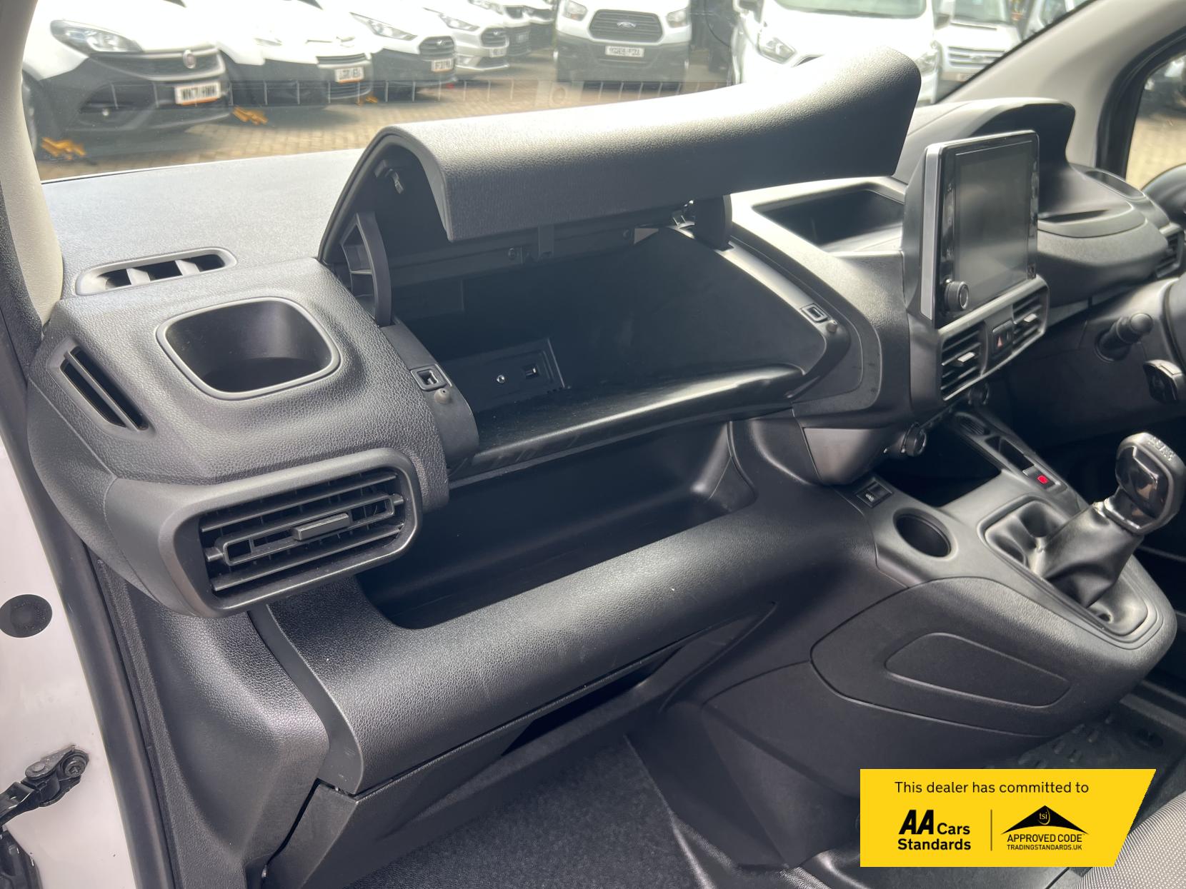 Peugeot Partner 1.5 BlueHDi 1000 Professional Standard Panel Van 5dr Diesel Manual SWB Euro 6 (100 bhp)