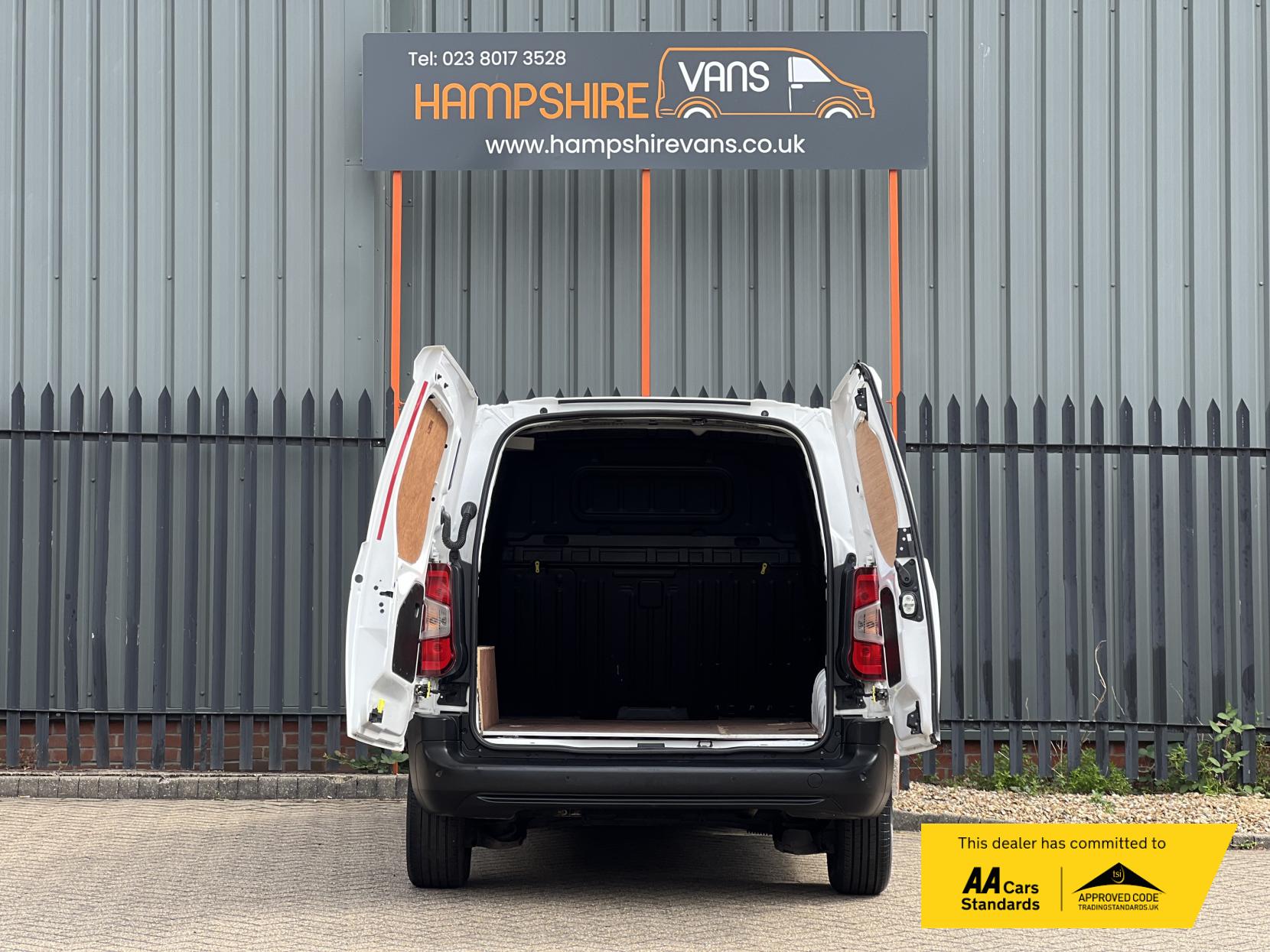 Peugeot Partner 1.5 BlueHDi 1000 Professional Standard Panel Van 5dr Diesel Manual SWB Euro 6 (100 bhp)