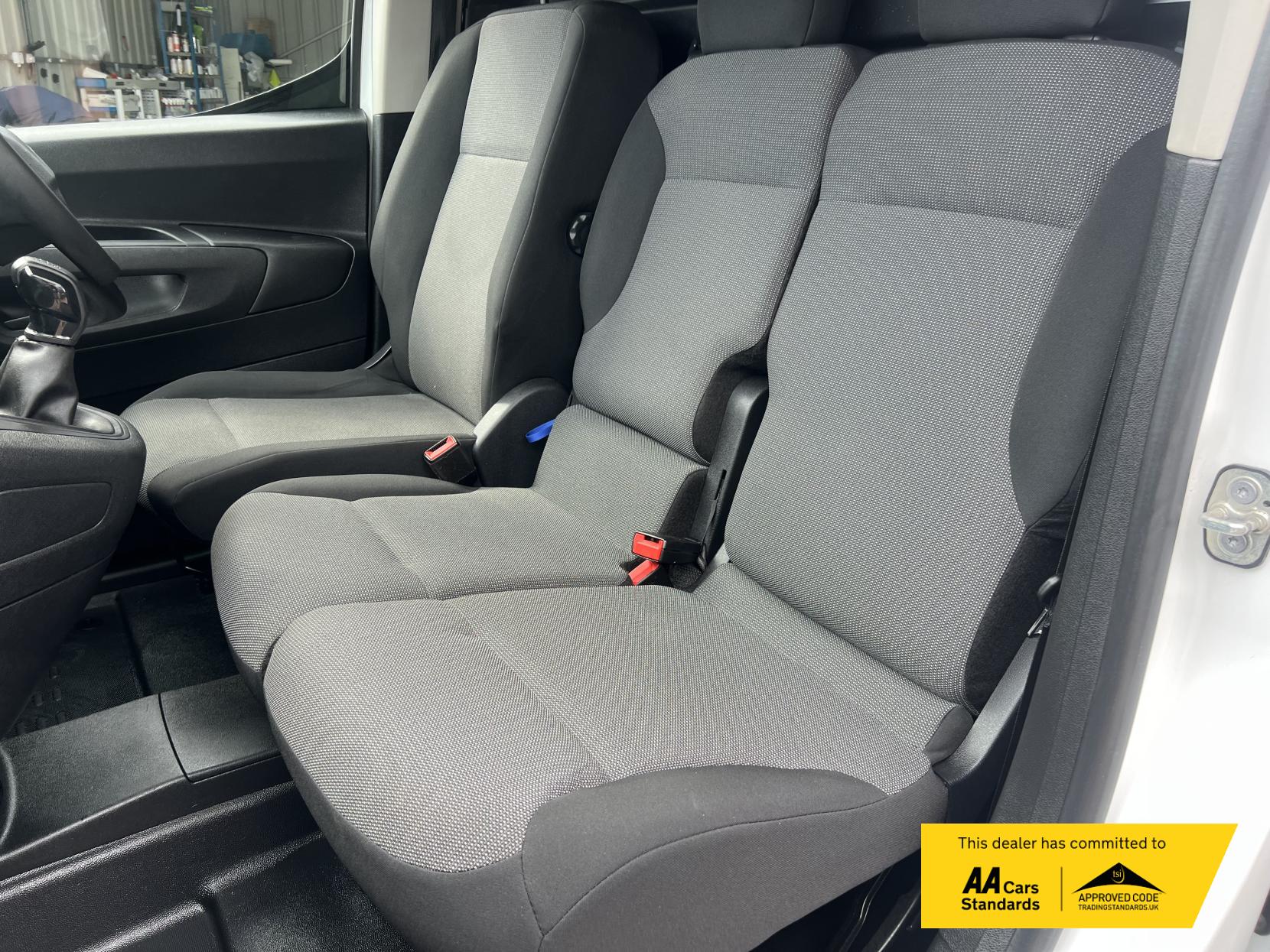 Peugeot Partner 1.5 BlueHDi 1000 Professional Standard Panel Van 5dr Diesel Manual SWB Euro 6 (100 bhp)